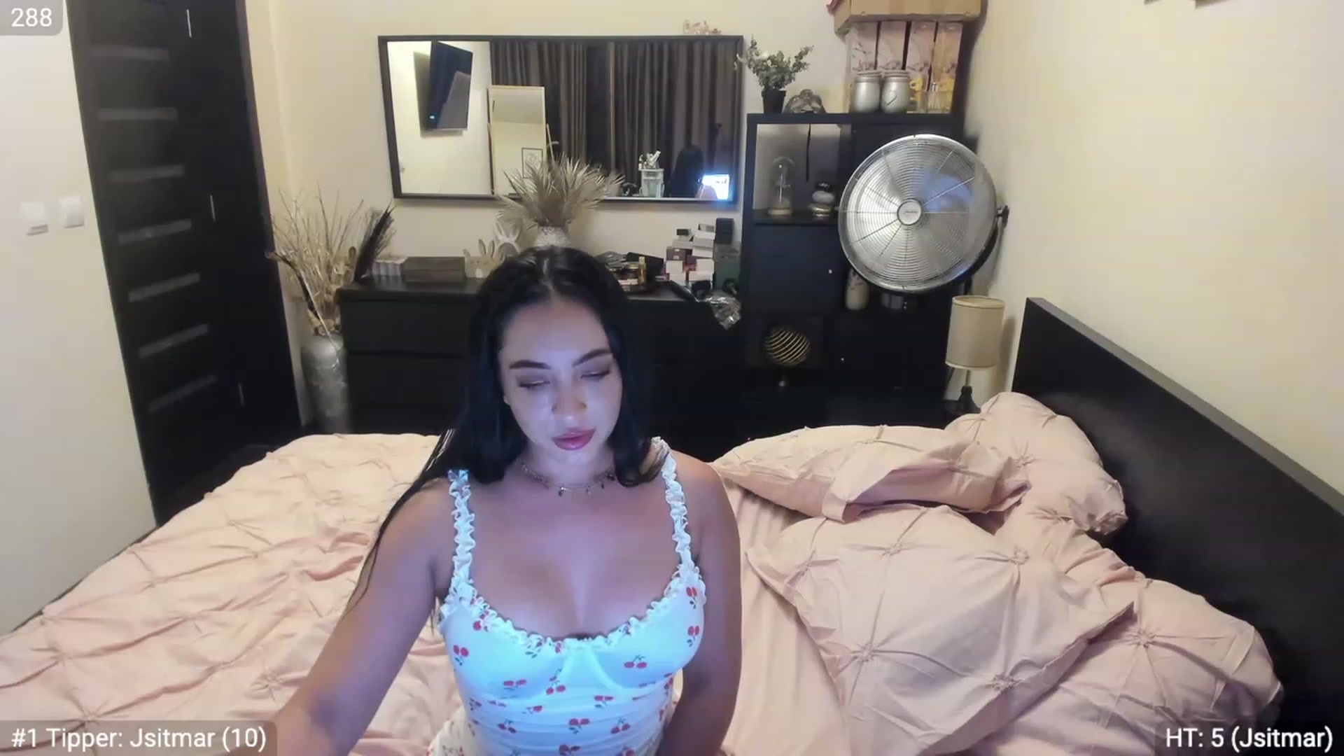 Gallery image thumbnail from EndlesssJoy's myfreecams stream on, 07/28/2023, 24:39 image 12 of 20