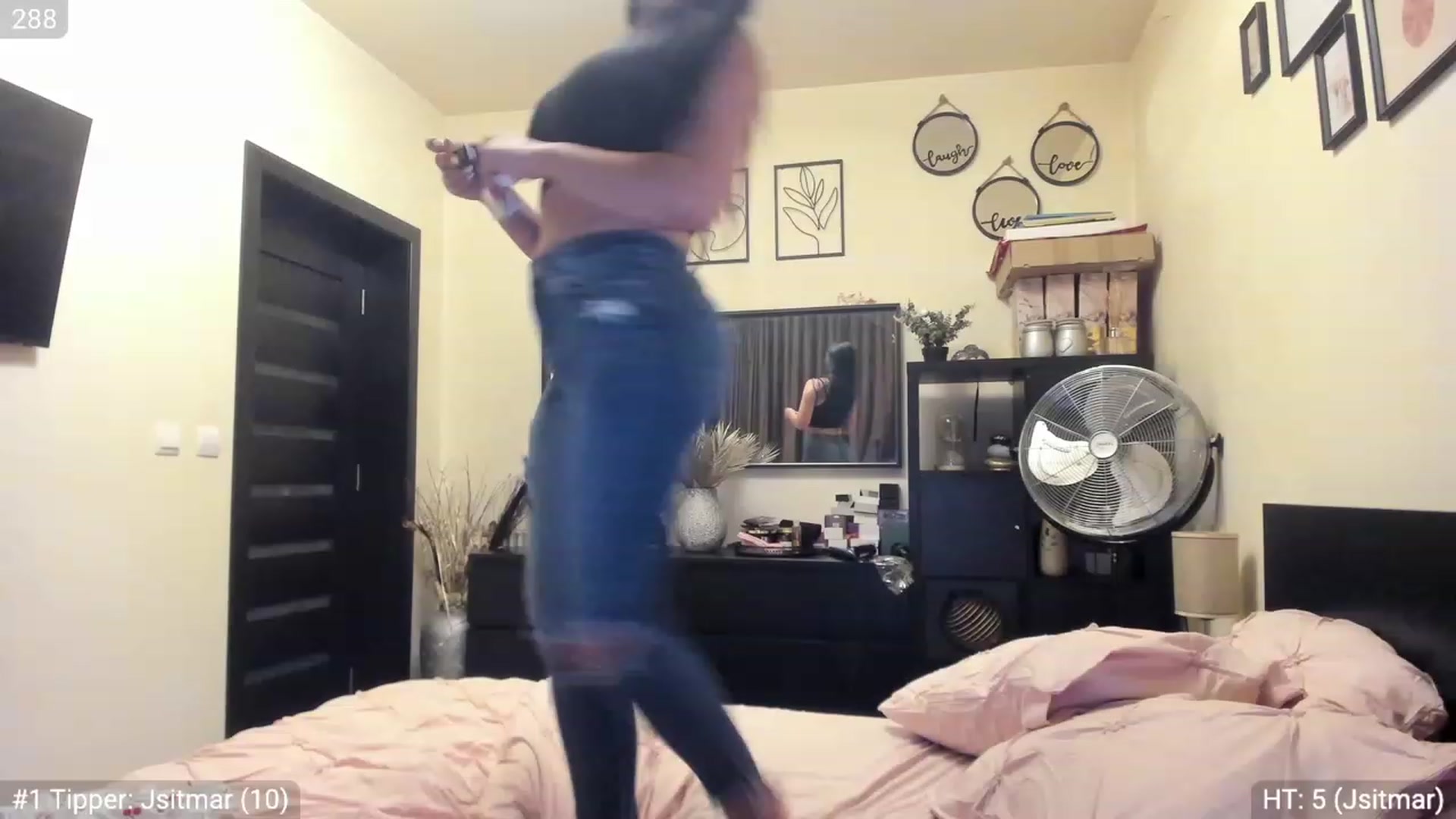 Gallery image thumbnail from EndlesssJoy's myfreecams stream on, 07/28/2023, 01:26 image 18 of 20