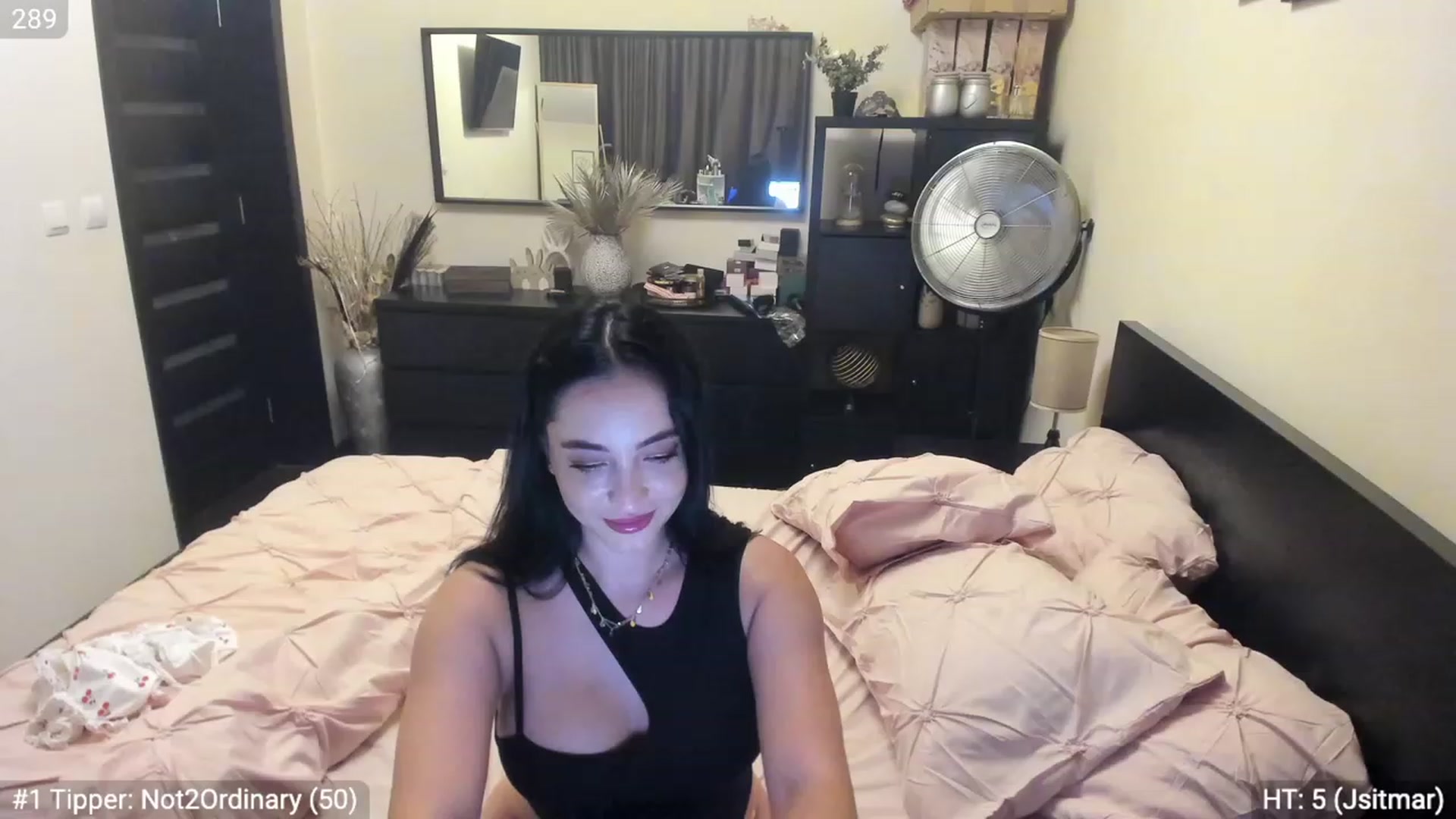 Gallery image thumbnail from EndlesssJoy's myfreecams stream on, 07/28/2023, 02:04 image 10 of 20