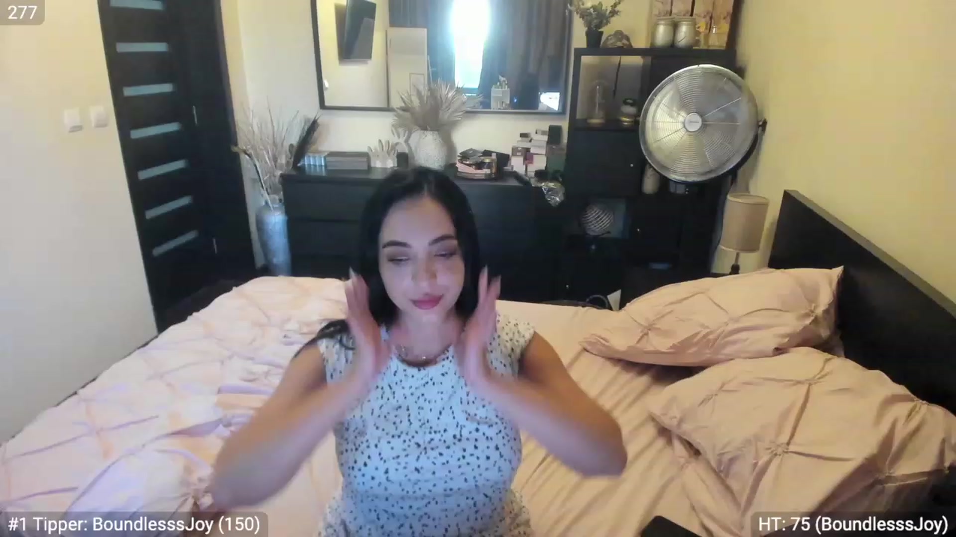 Gallery image thumbnail from EndlesssJoy's myfreecams stream on, 07/28/2023, 05:42 image 16 of 20