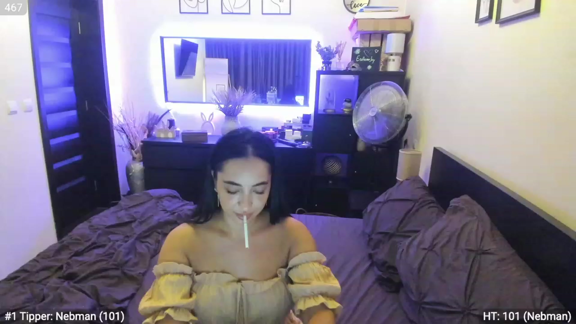 Gallery image thumbnail from EndlesssJoy's myfreecams stream on, 08/06/2023, 04:05 image 11 of 20