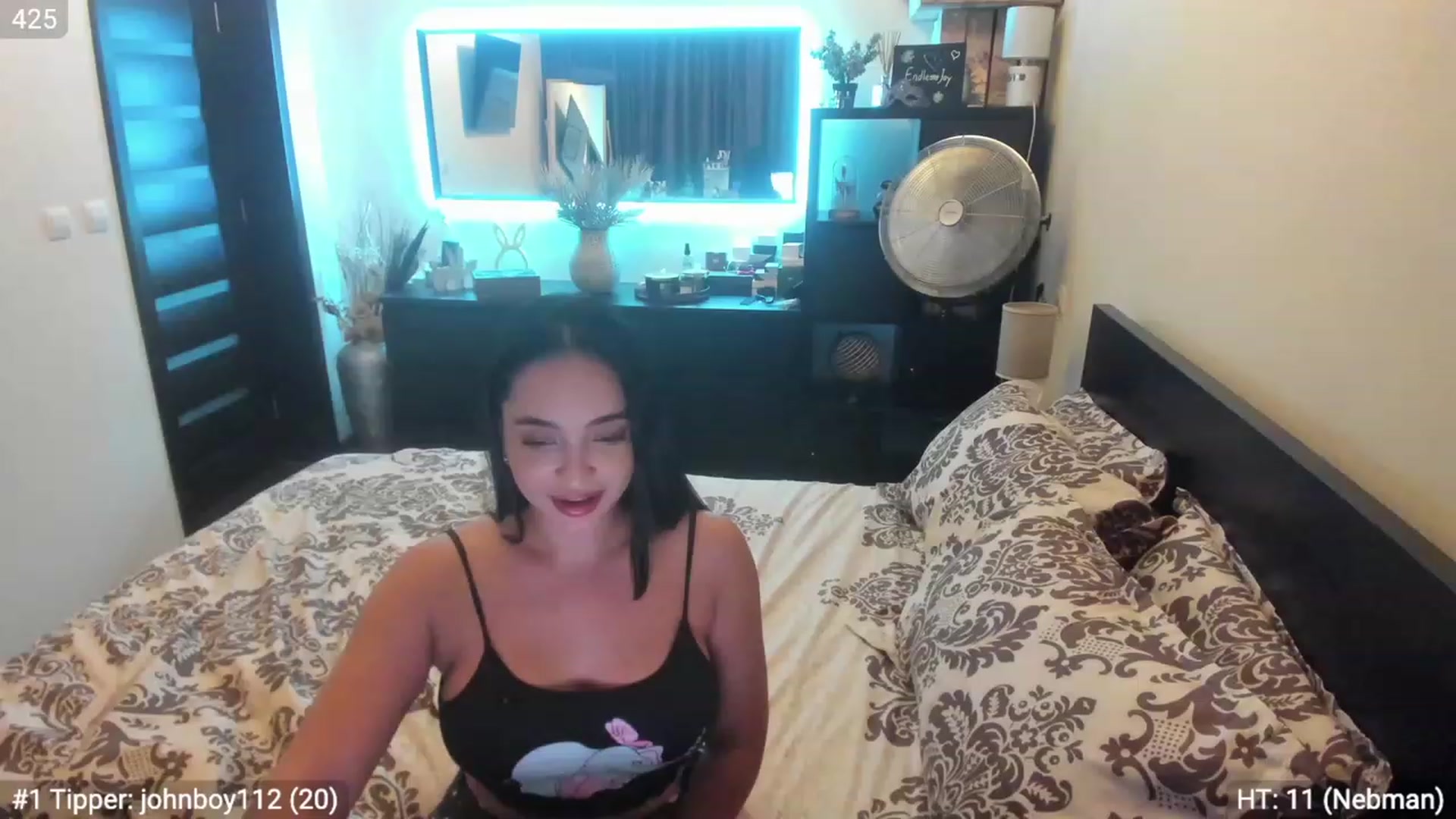 Gallery image thumbnail from EndlesssJoy's myfreecams stream on, 08/18/2023, 01:58 image 17 of 20