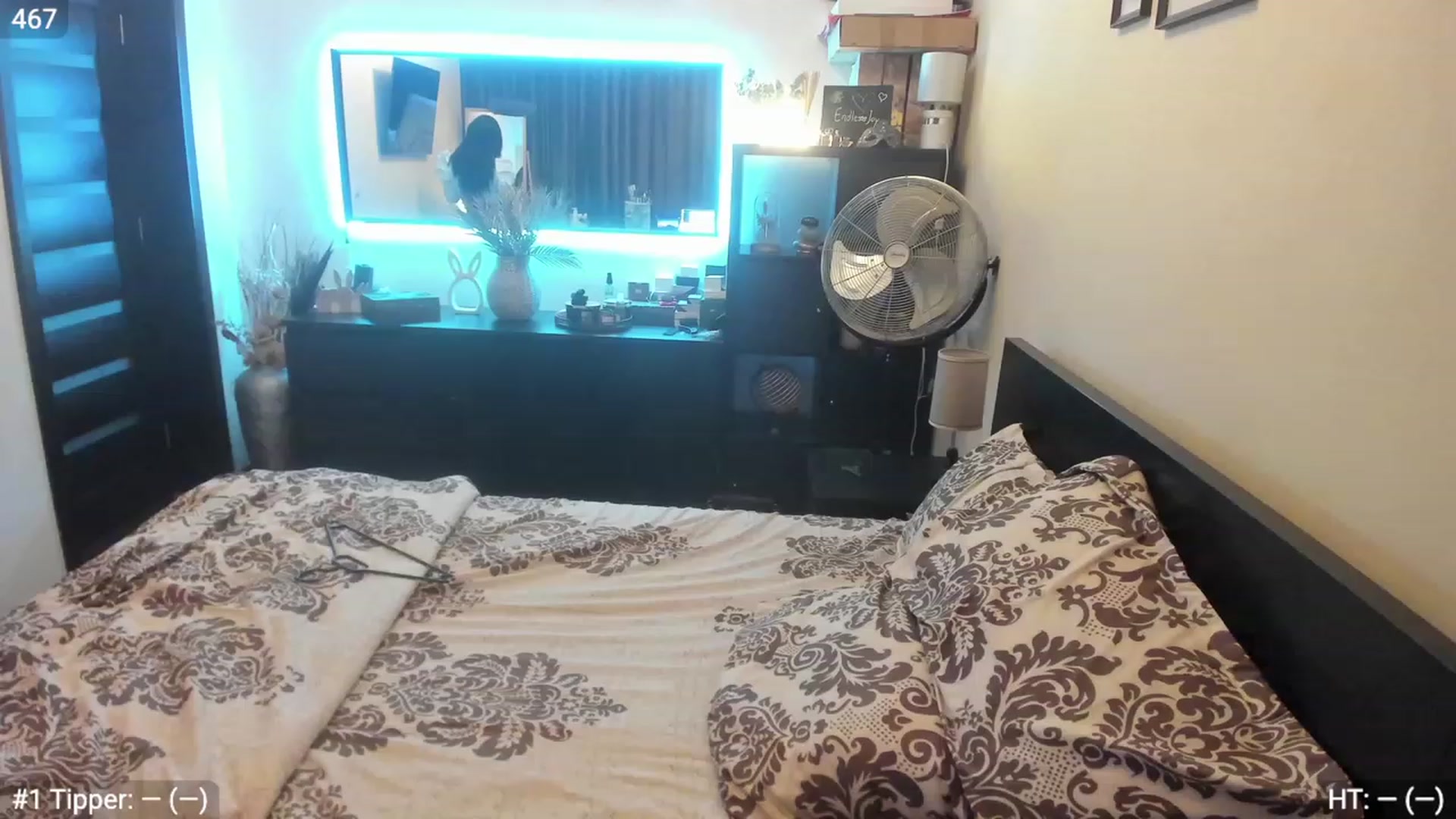 Gallery image thumbnail from EndlesssJoy's myfreecams stream on, 08/19/2023, 24:43 image 5 of 20