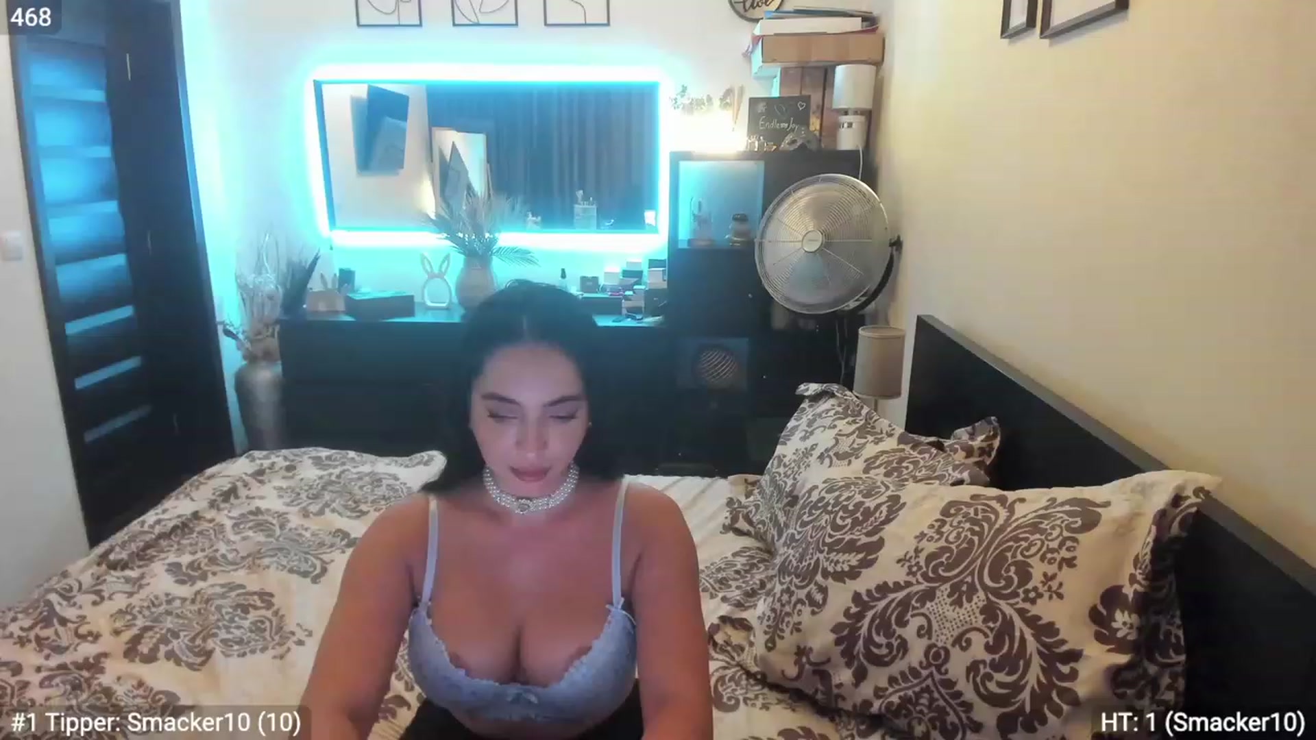 Gallery image thumbnail from EndlesssJoy's myfreecams stream on, 08/19/2023, 04:13 image 1 of 20
