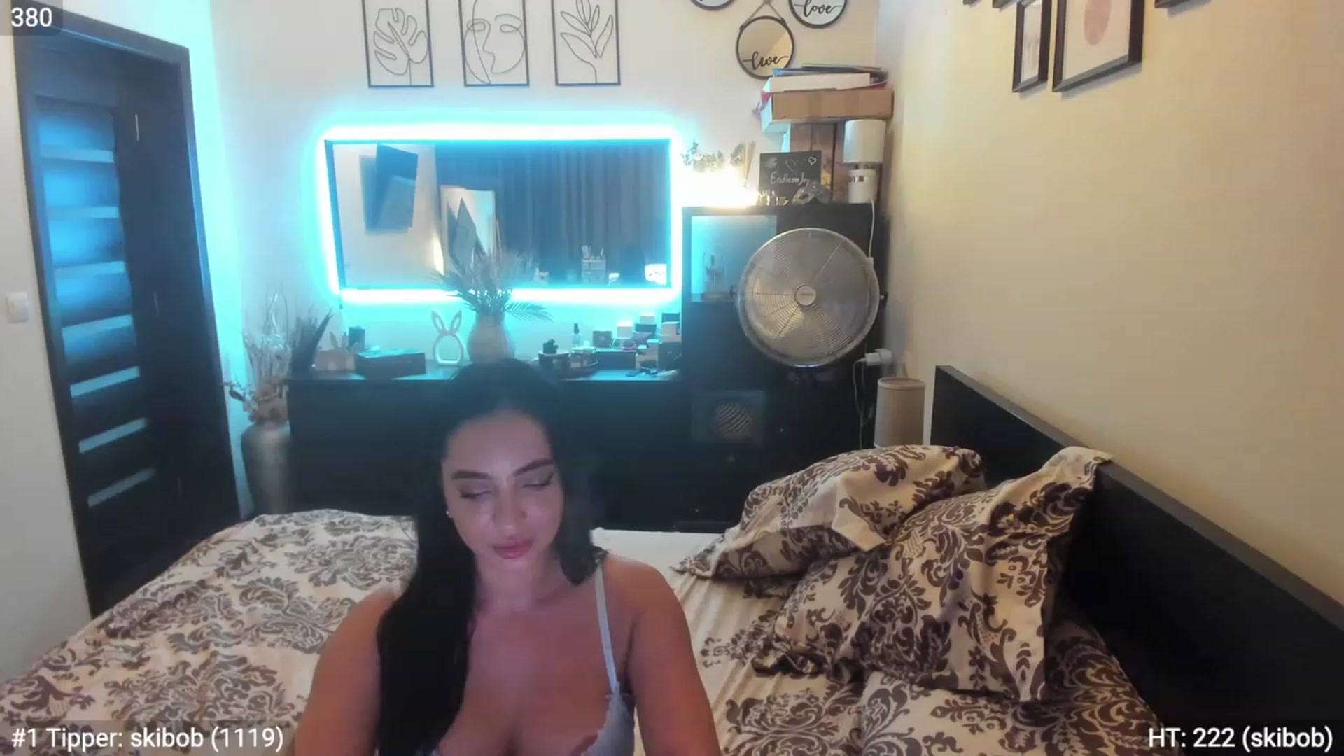 Gallery image thumbnail from EndlesssJoy's myfreecams stream on, 08/19/2023, 06:55 image 16 of 20