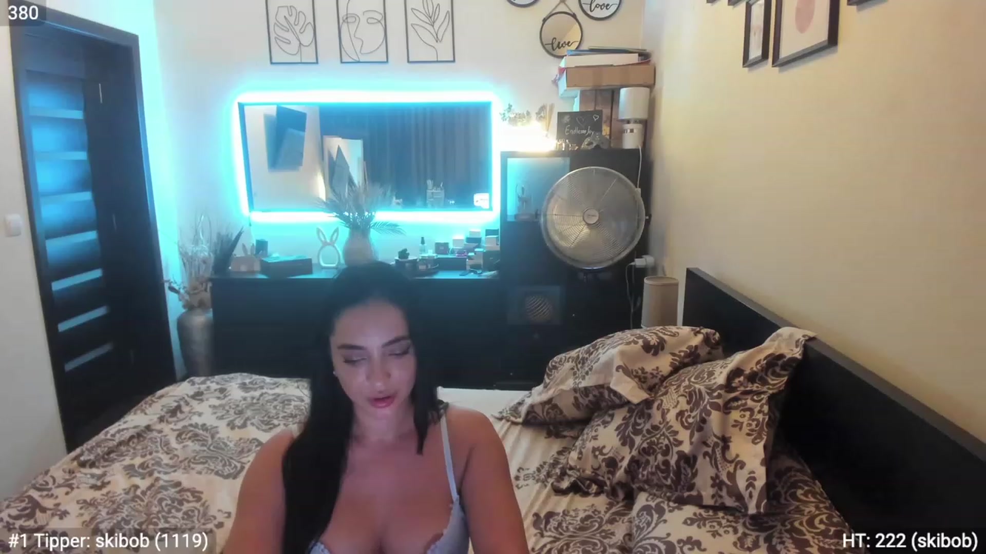 Gallery image thumbnail from EndlesssJoy's myfreecams stream on, 08/19/2023, 06:55 image 18 of 20