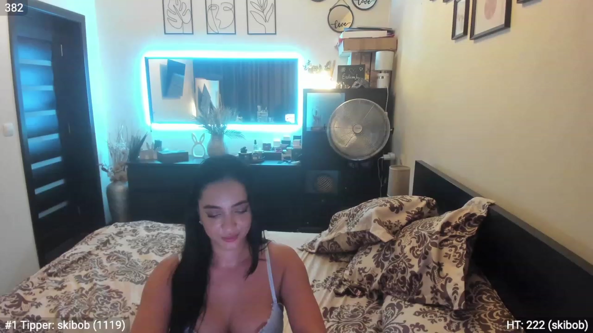 Gallery image thumbnail from EndlesssJoy's myfreecams stream on, 08/19/2023, 06:55 image 12 of 20