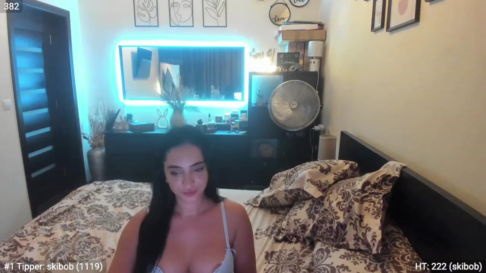 Gallery image thumbnail from EndlesssJoy's myfreecams stream on, 08/19/2023, 06:55 image 11 of 20