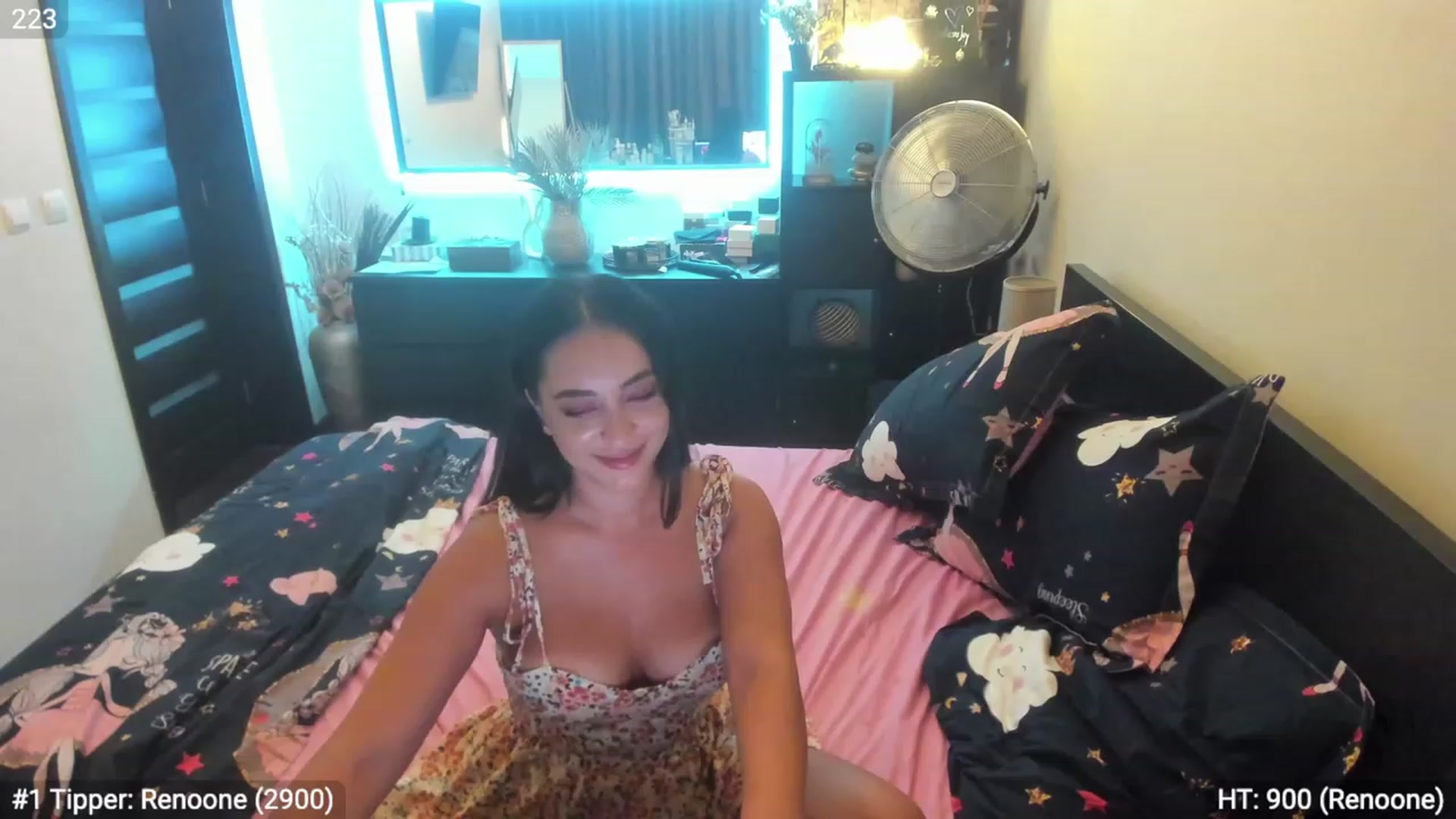 Gallery image thumbnail from EndlesssJoy's myfreecams stream on, 09/04/2023, 07:16 image 8 of 20
