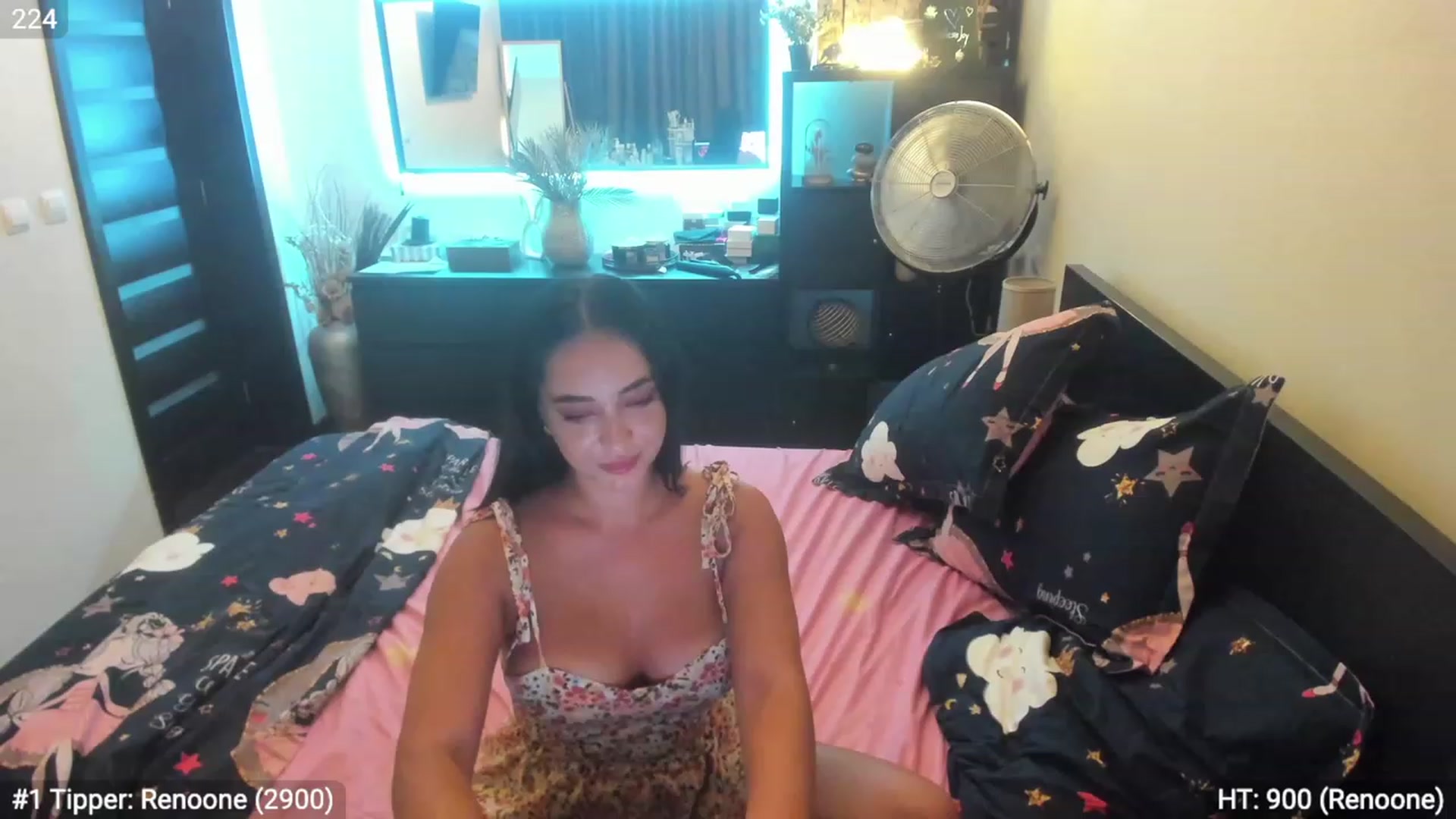 Gallery image thumbnail from EndlesssJoy's myfreecams stream on, 09/04/2023, 07:16 image 6 of 20