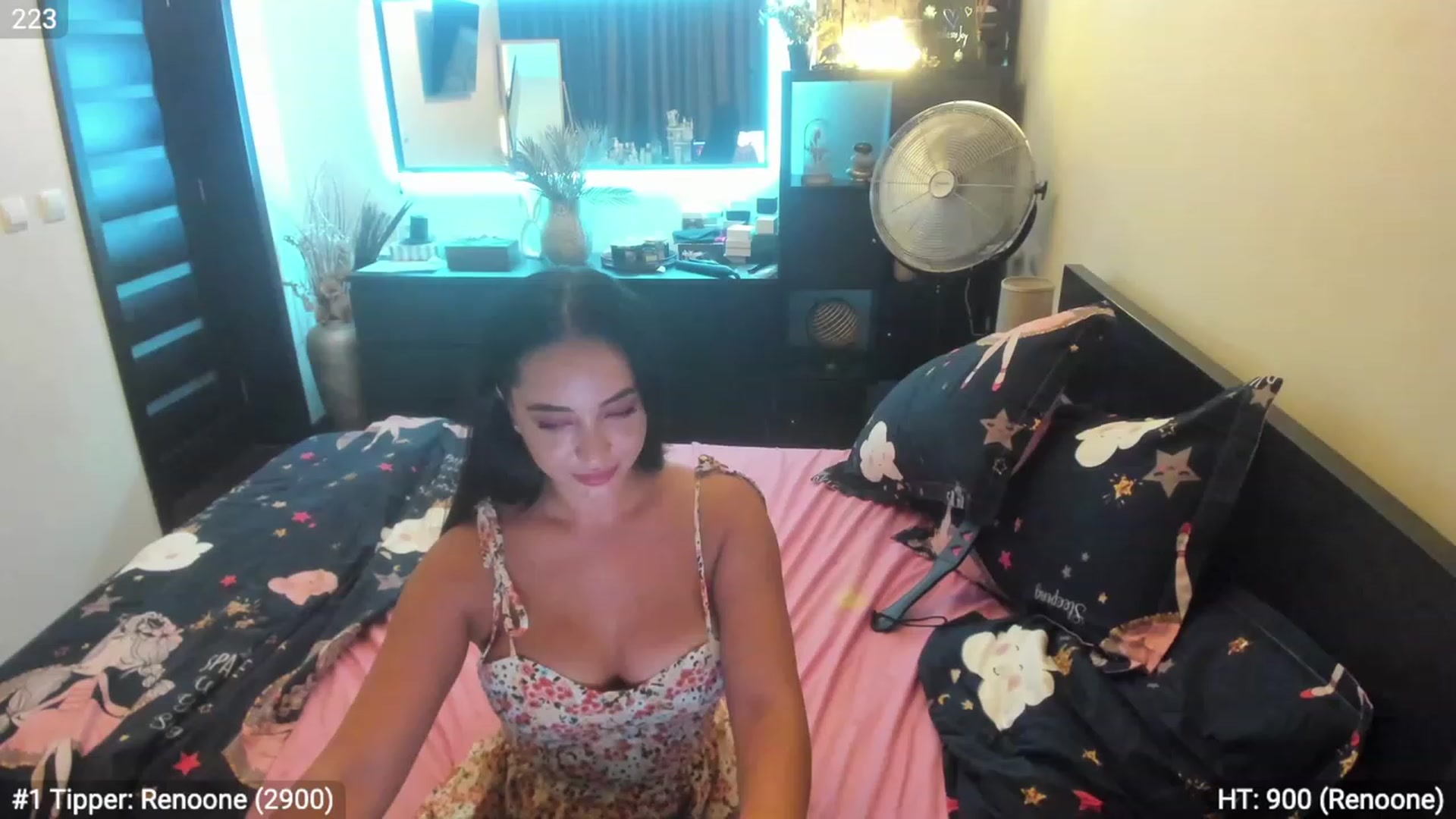 Gallery image thumbnail from EndlesssJoy's myfreecams stream on, 09/04/2023, 07:16 image 15 of 20