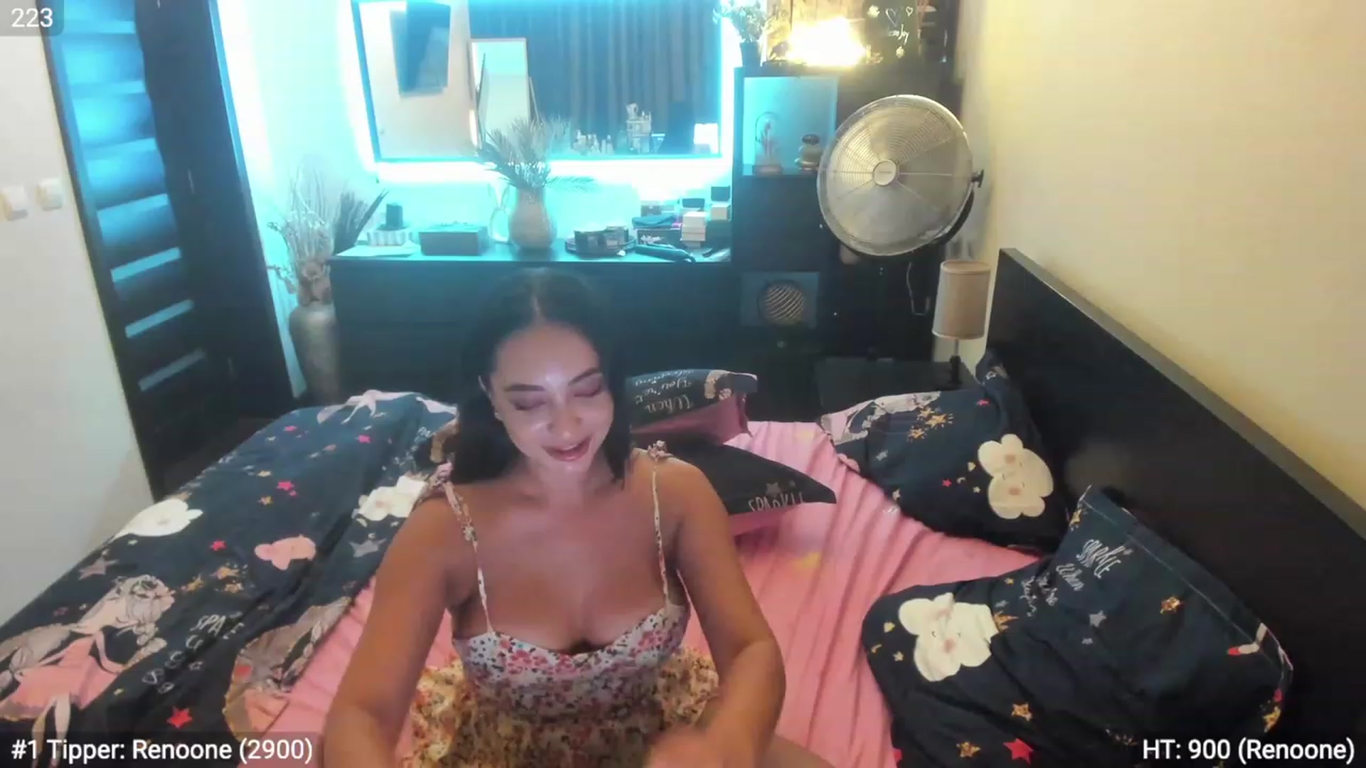 Gallery image thumbnail from EndlesssJoy's myfreecams stream on, 09/04/2023, 07:16 image 1 of 20