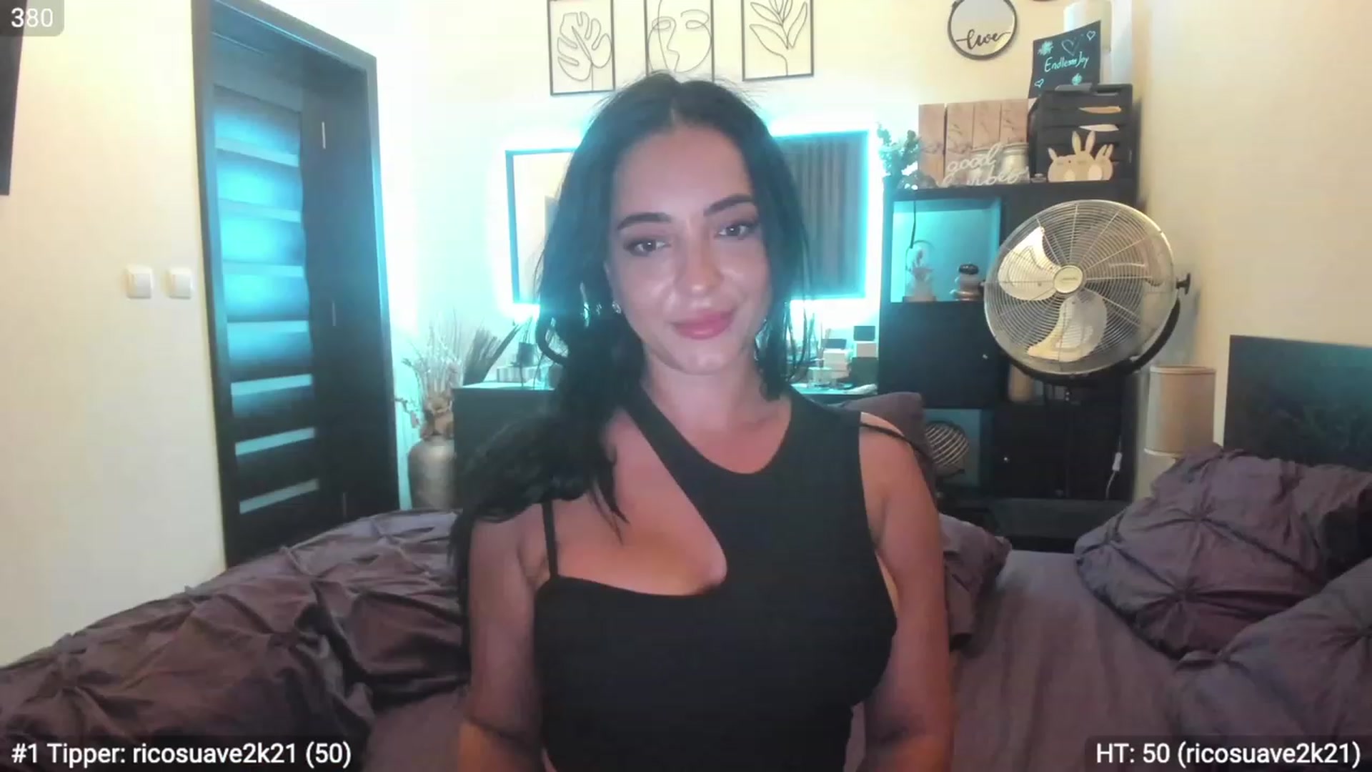 Gallery image thumbnail from EndlesssJoy's myfreecams stream on, 09/07/2023, 07:20 image 3 of 20