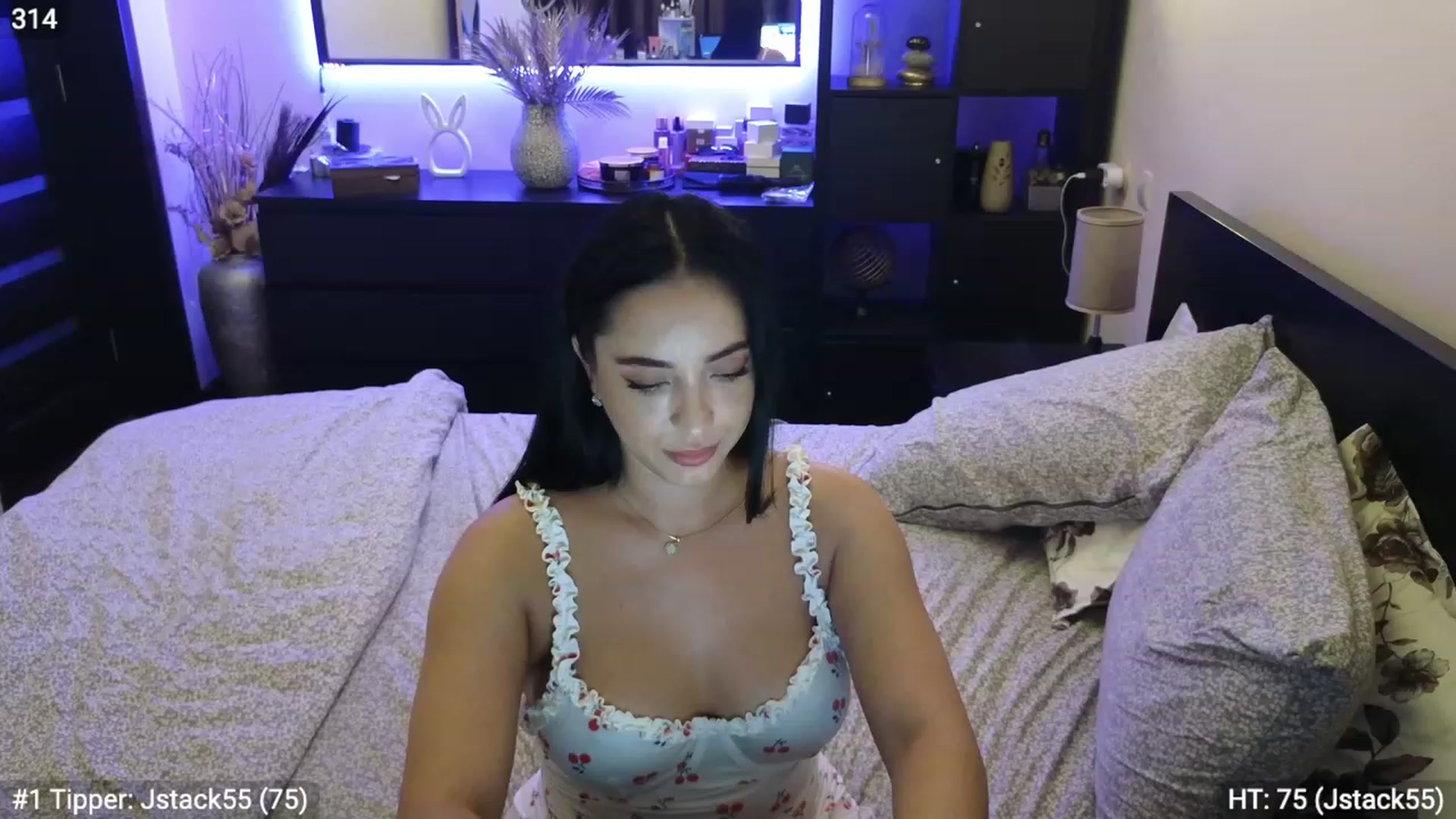 Gallery image thumbnail from EndlesssJoy's myfreecams stream on, 09/25/2023, 24:45 image 2 of 20