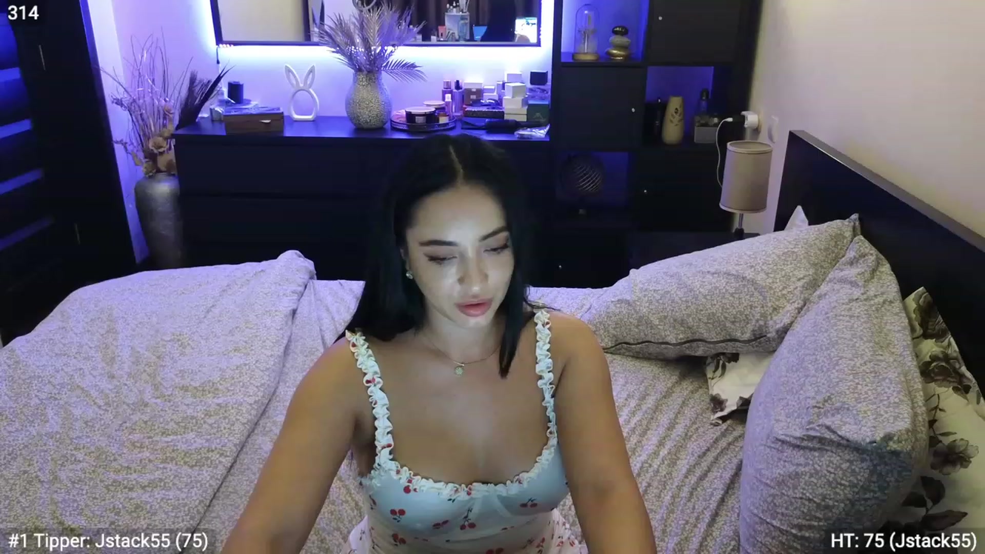 Gallery image thumbnail from EndlesssJoy's myfreecams stream on, 09/25/2023, 24:45 image 1 of 20