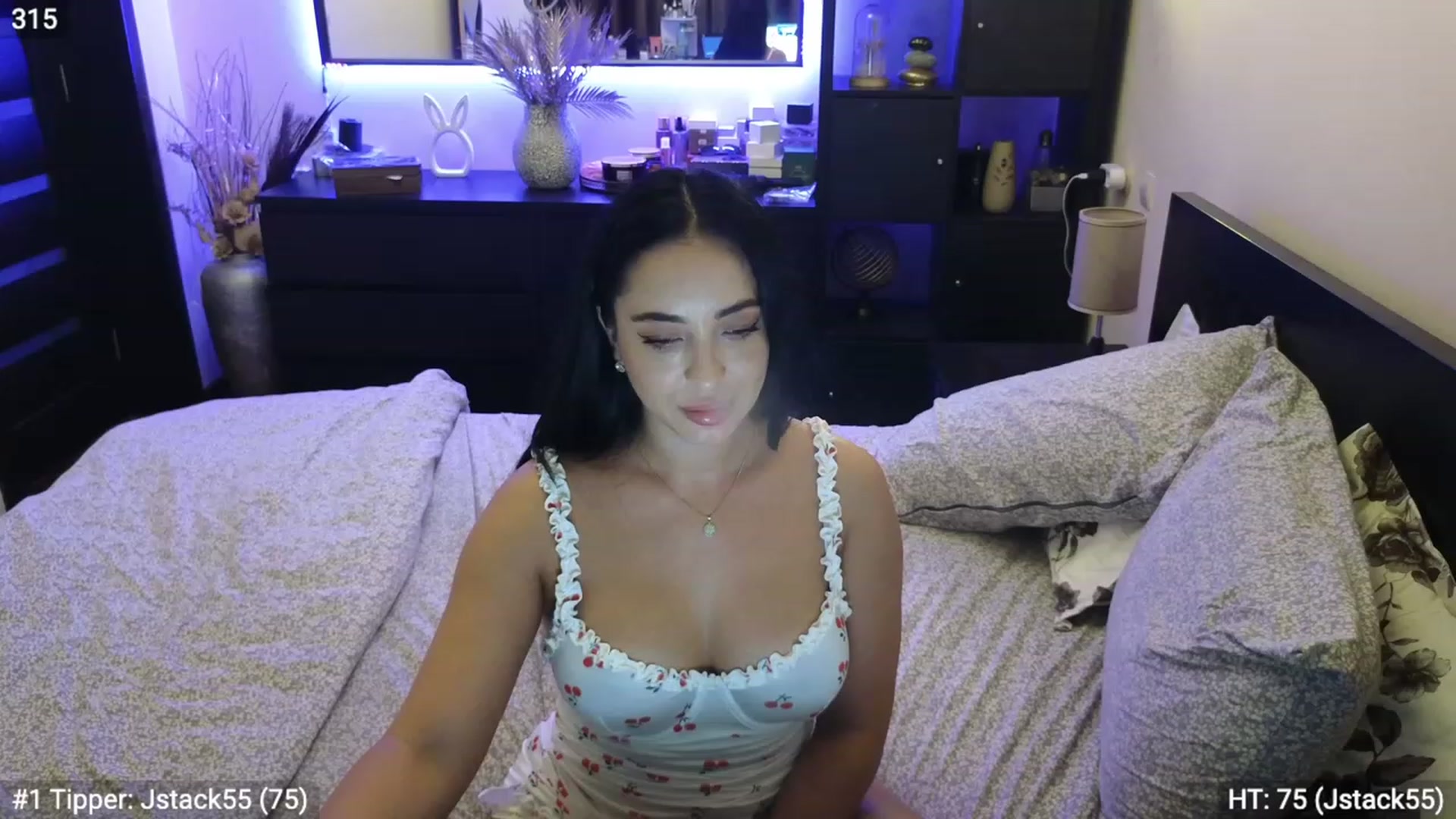 Gallery image thumbnail from EndlesssJoy's myfreecams stream on, 09/25/2023, 24:45 image 18 of 20