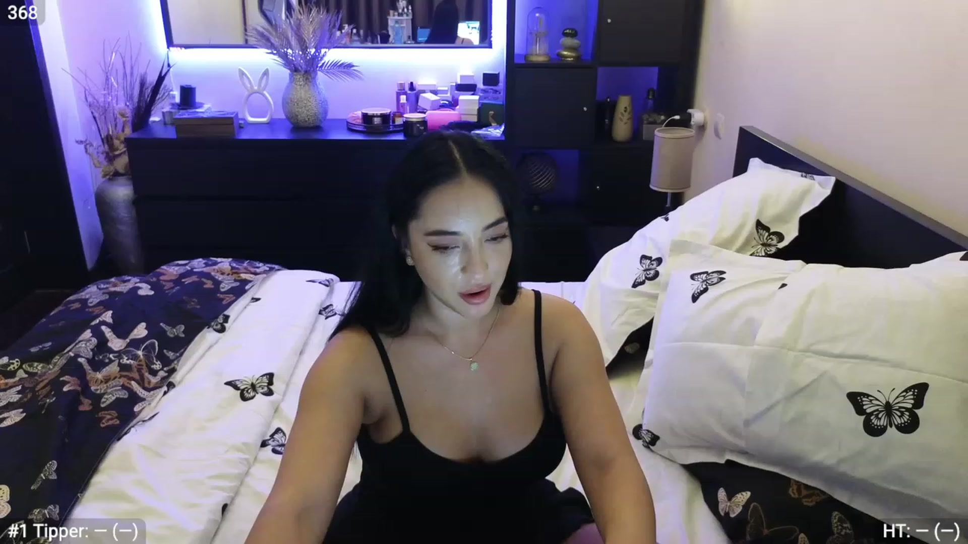 Gallery image thumbnail from EndlesssJoy's myfreecams stream on, 09/28/2023, 02:36 image 6 of 20