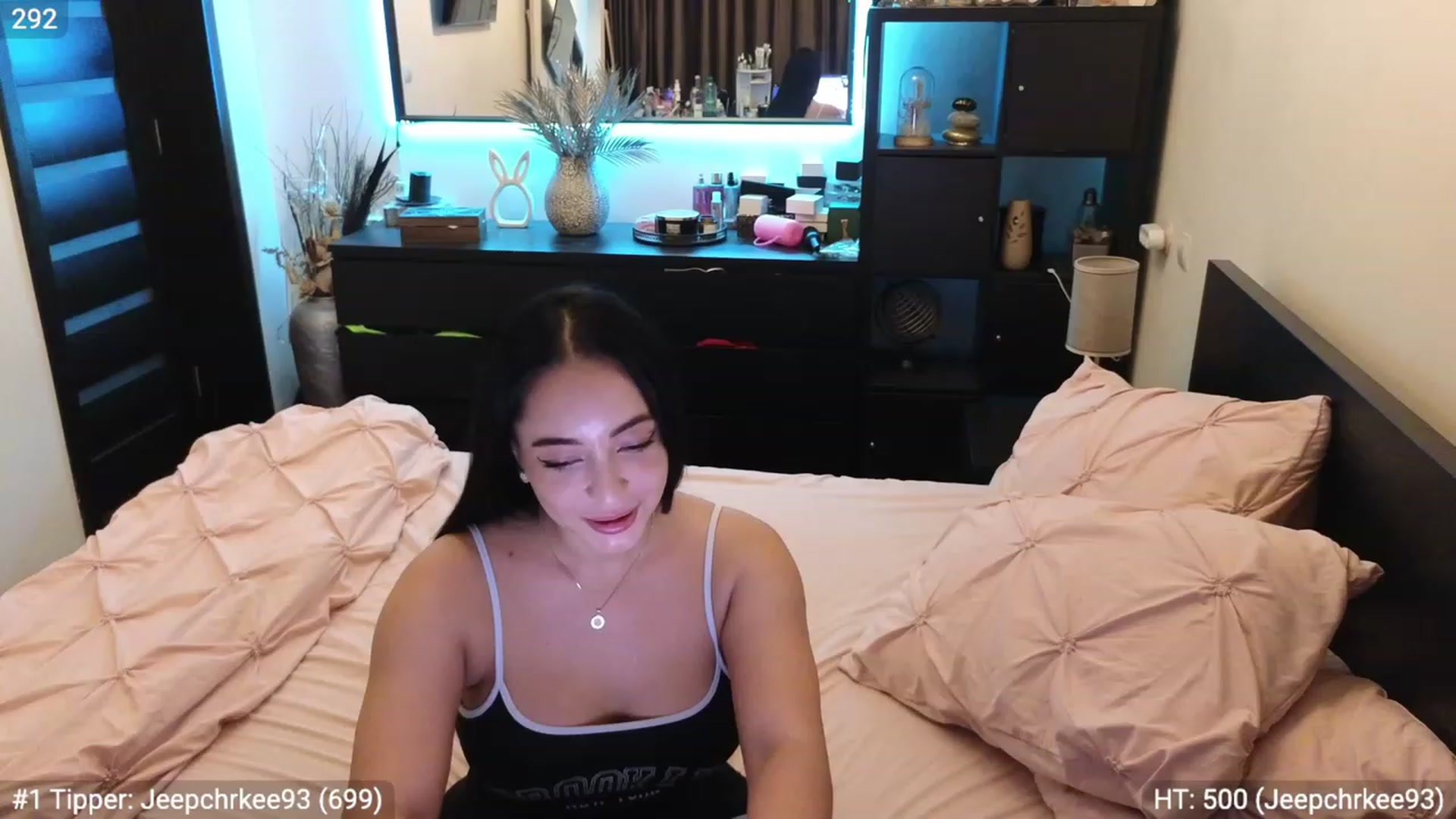 Gallery image thumbnail from EndlesssJoy's myfreecams stream on, 10/09/2023, 02:01 image 18 of 20