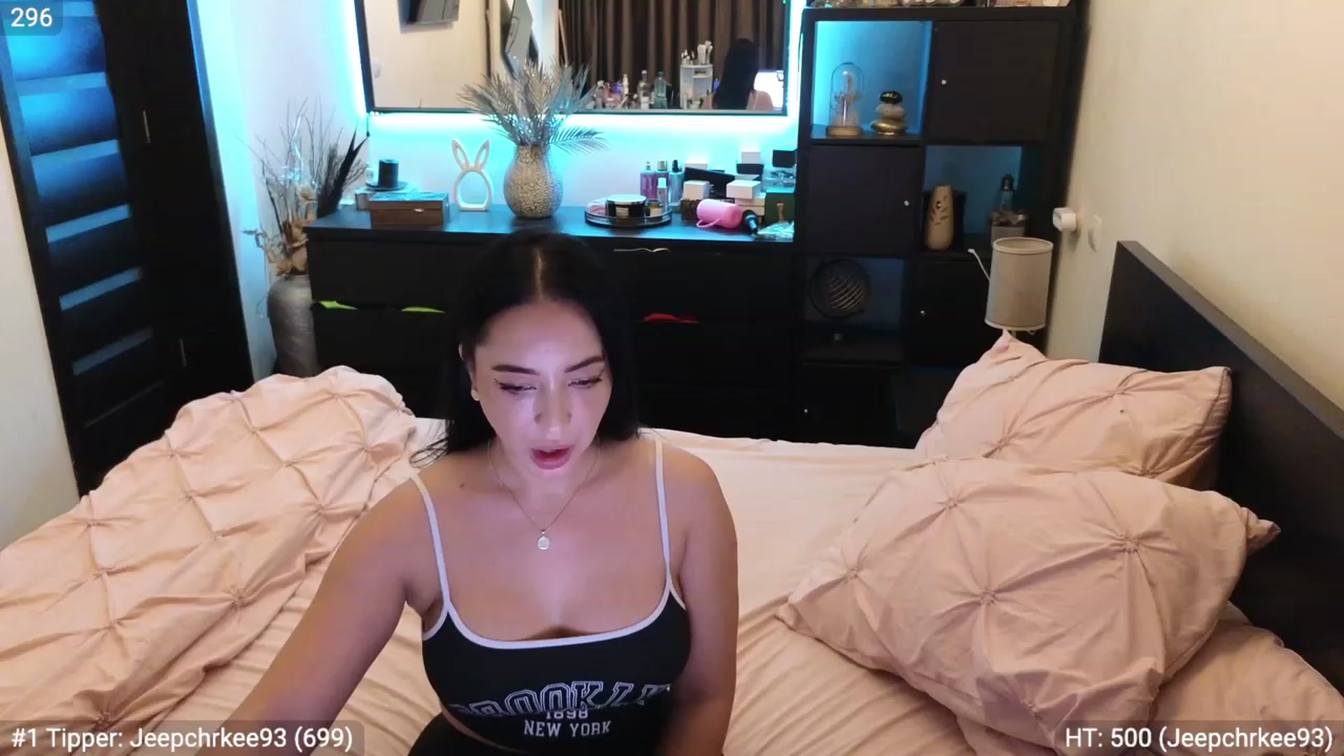 Gallery image thumbnail from EndlesssJoy's myfreecams stream on, 10/09/2023, 02:01 image 15 of 20