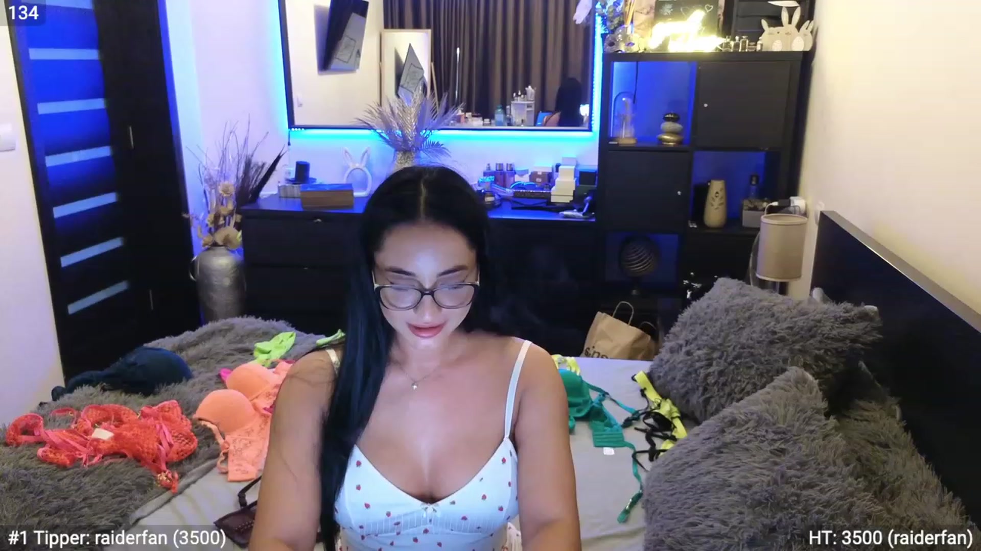 Gallery image thumbnail from EndlesssJoy's myfreecams stream on, 11/05/2023, 07:56 image 9 of 20