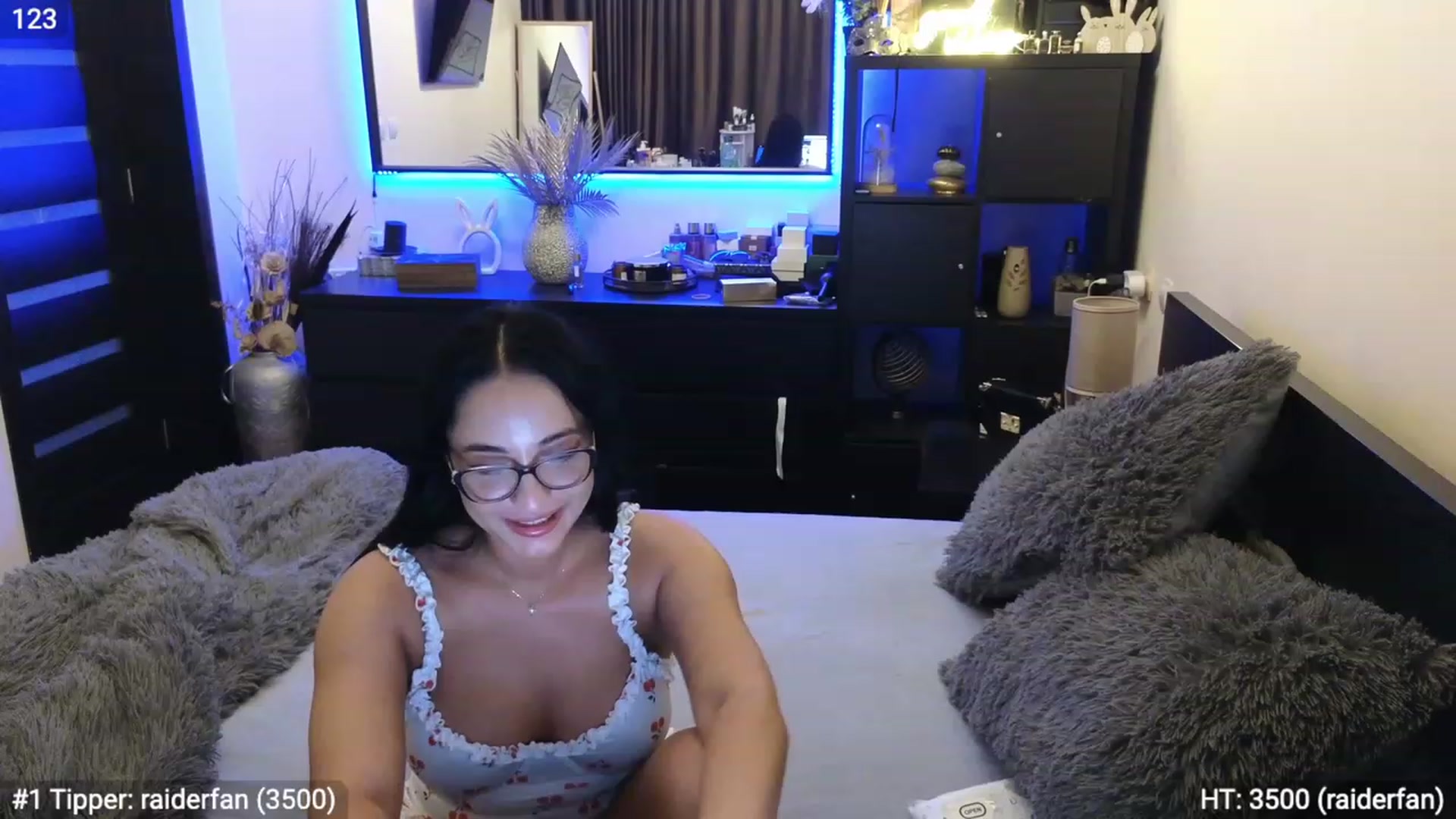 Gallery image thumbnail from EndlesssJoy's myfreecams stream on, 11/06/2023, 06:34 image 14 of 20