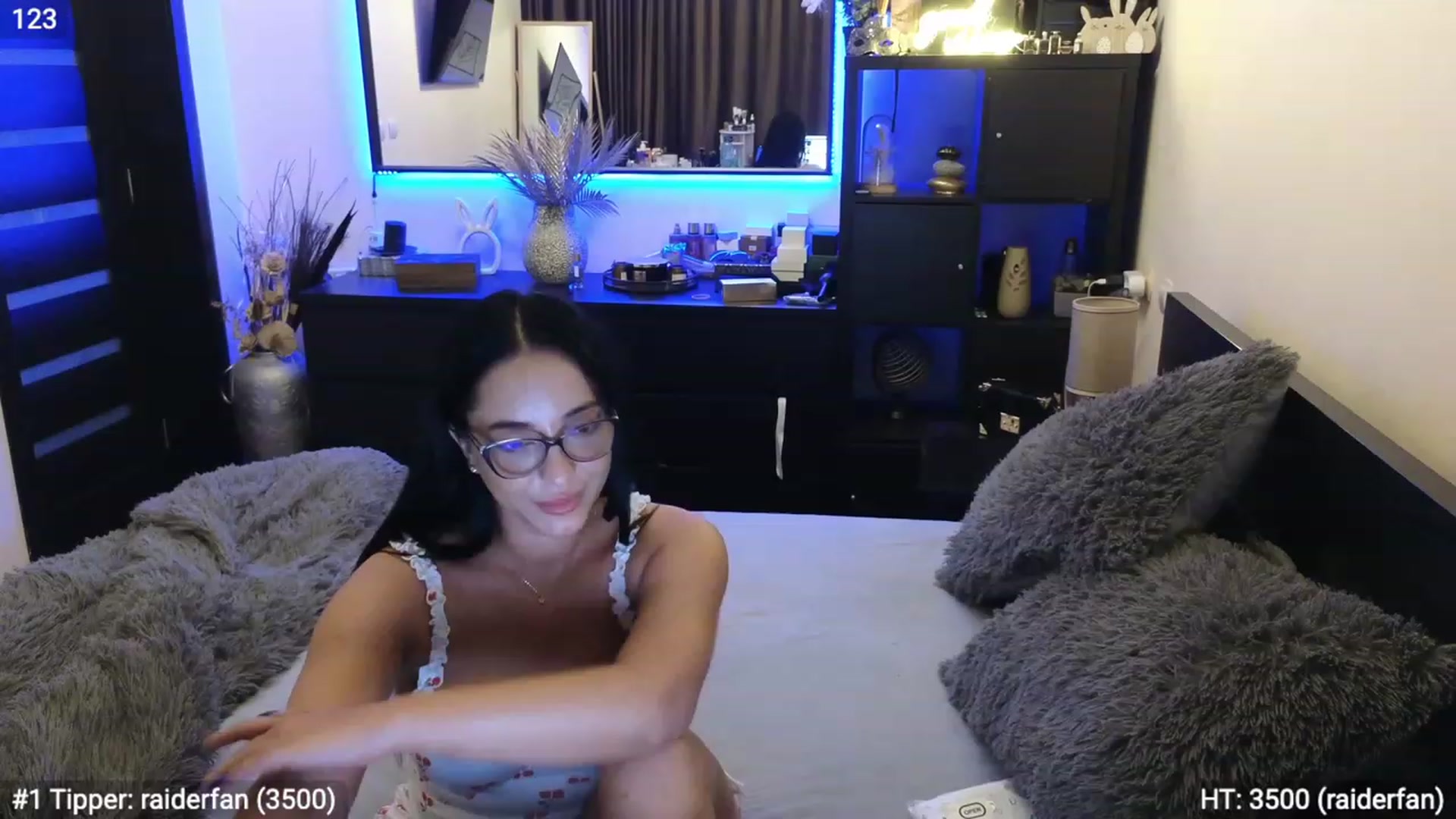 Gallery image thumbnail from EndlesssJoy's myfreecams stream on, 11/06/2023, 06:34 image 16 of 20