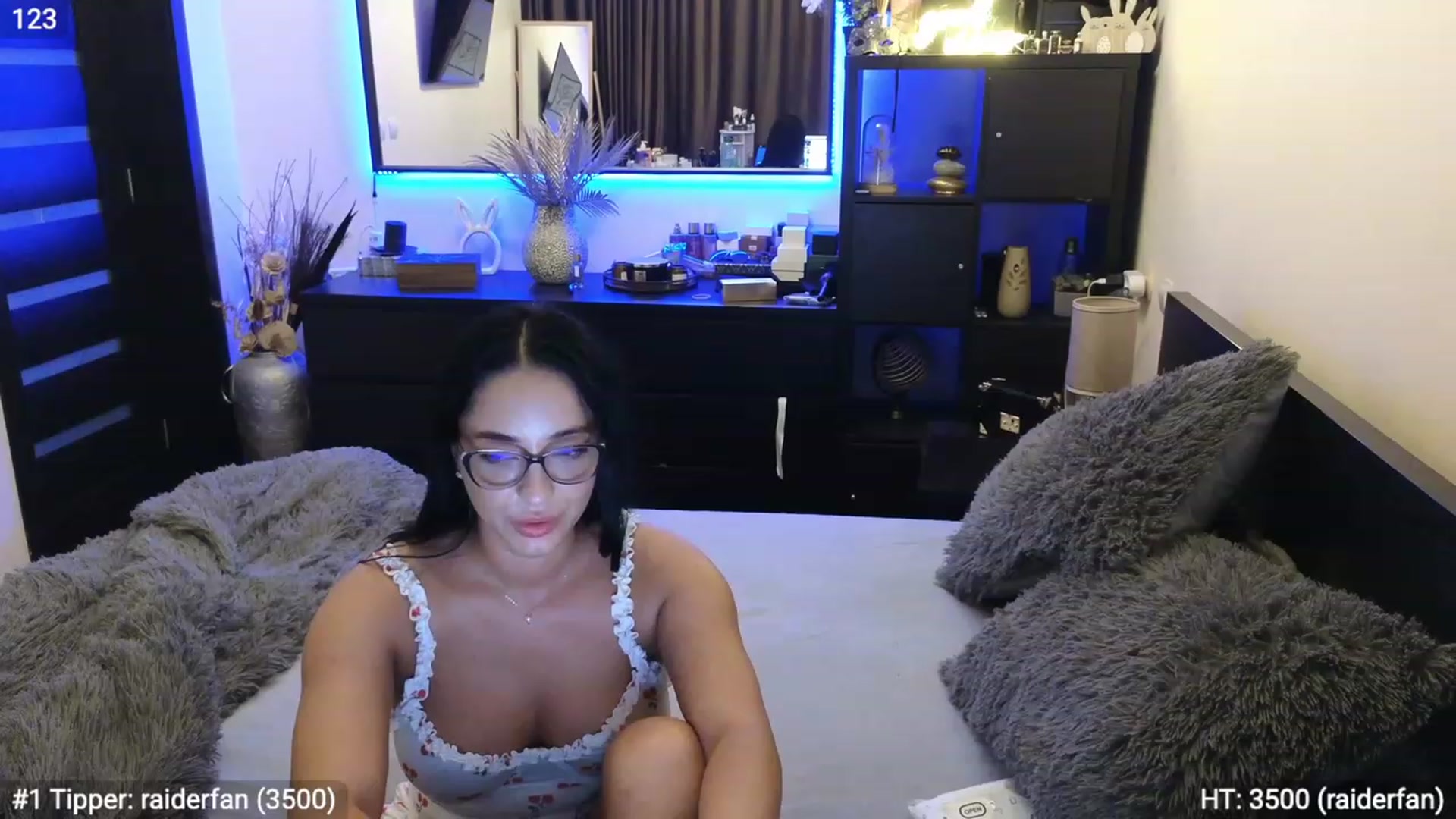 Gallery image thumbnail from EndlesssJoy's myfreecams stream on, 11/06/2023, 06:34 image 15 of 20