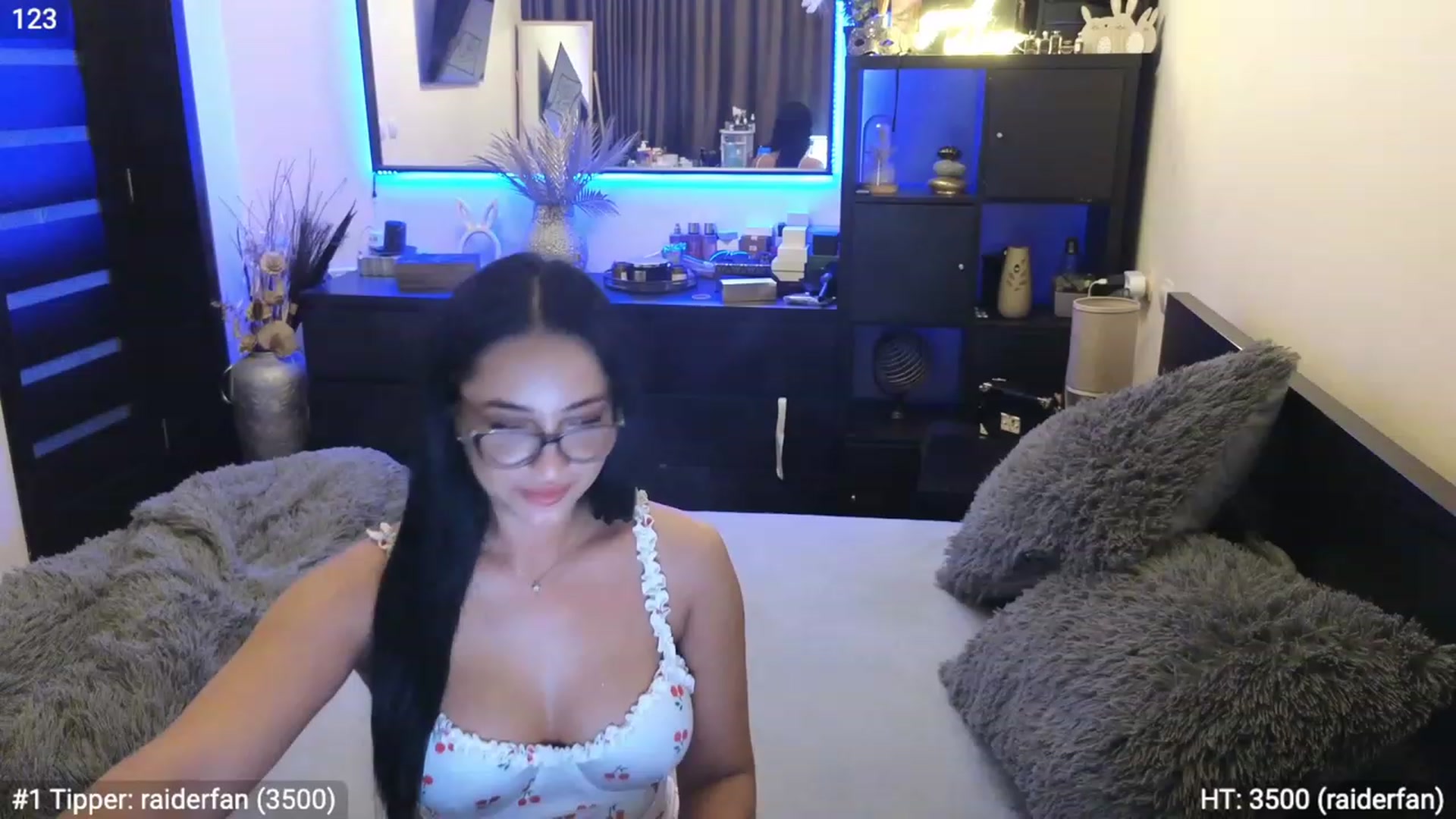 Gallery image thumbnail from EndlesssJoy's myfreecams stream on, 11/06/2023, 06:34 image 8 of 20