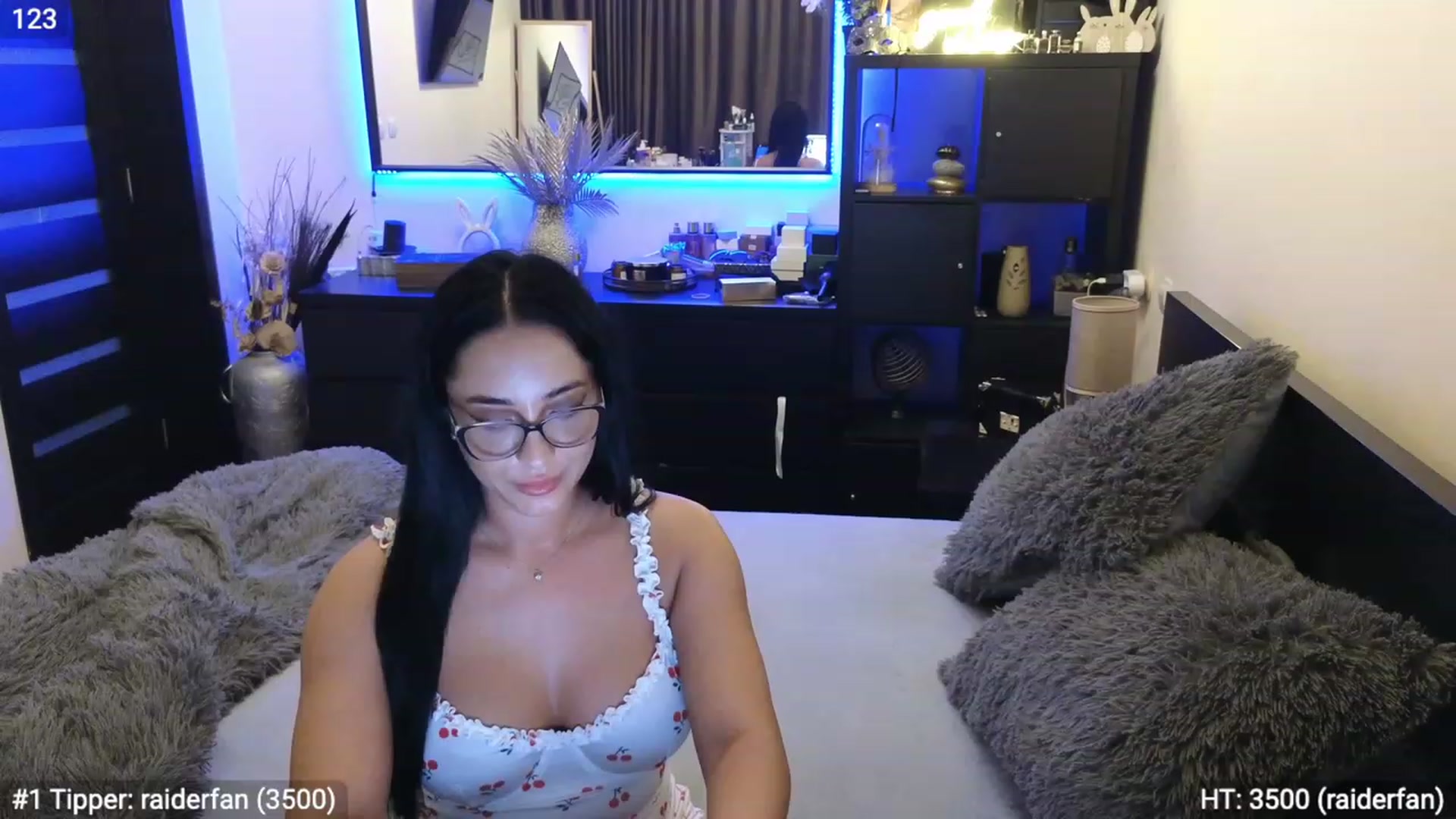 Gallery image thumbnail from EndlesssJoy's myfreecams stream on, 11/06/2023, 06:34 image 6 of 20