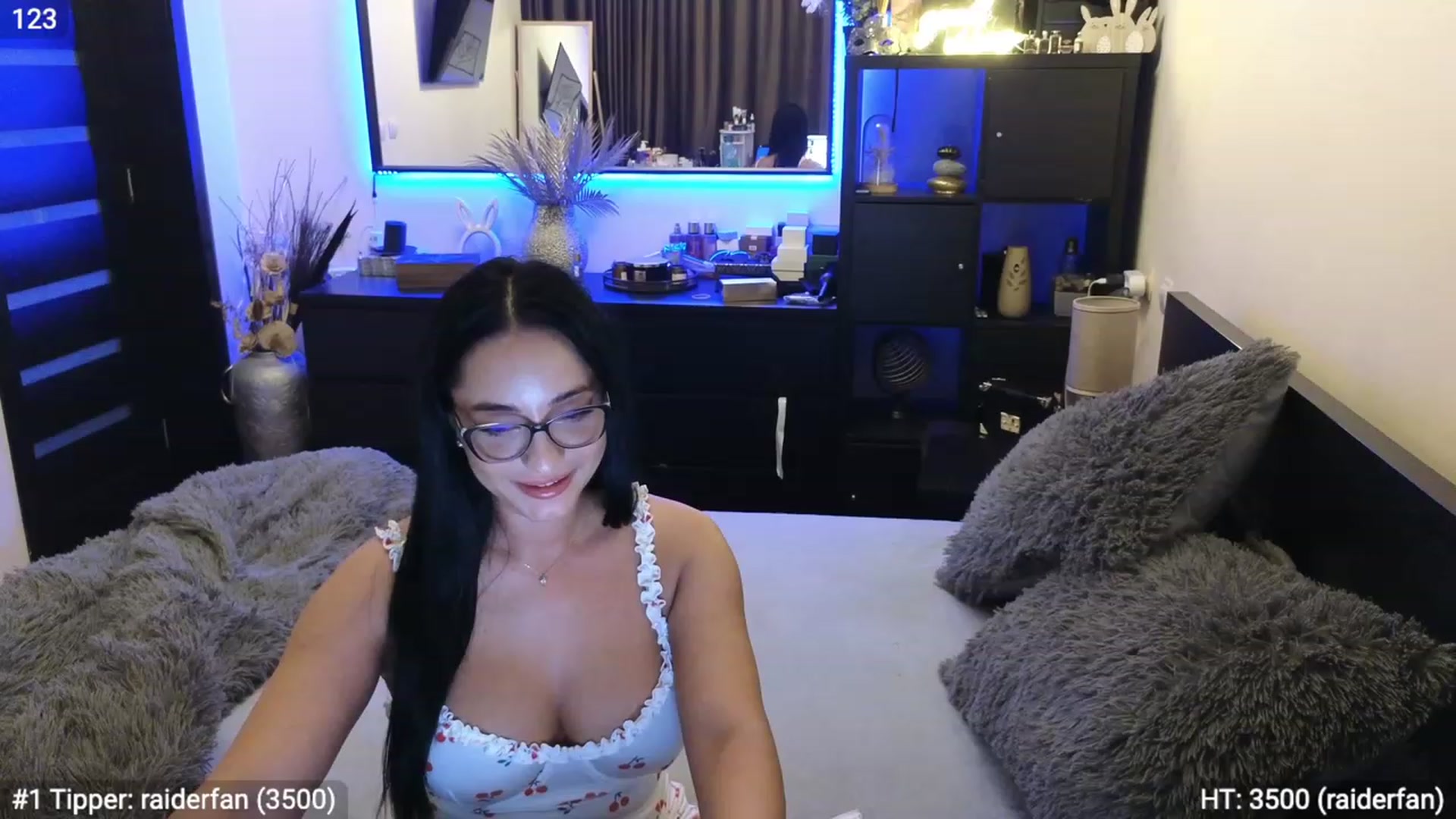 Gallery image thumbnail from EndlesssJoy's myfreecams stream on, 11/06/2023, 06:34 image 10 of 20