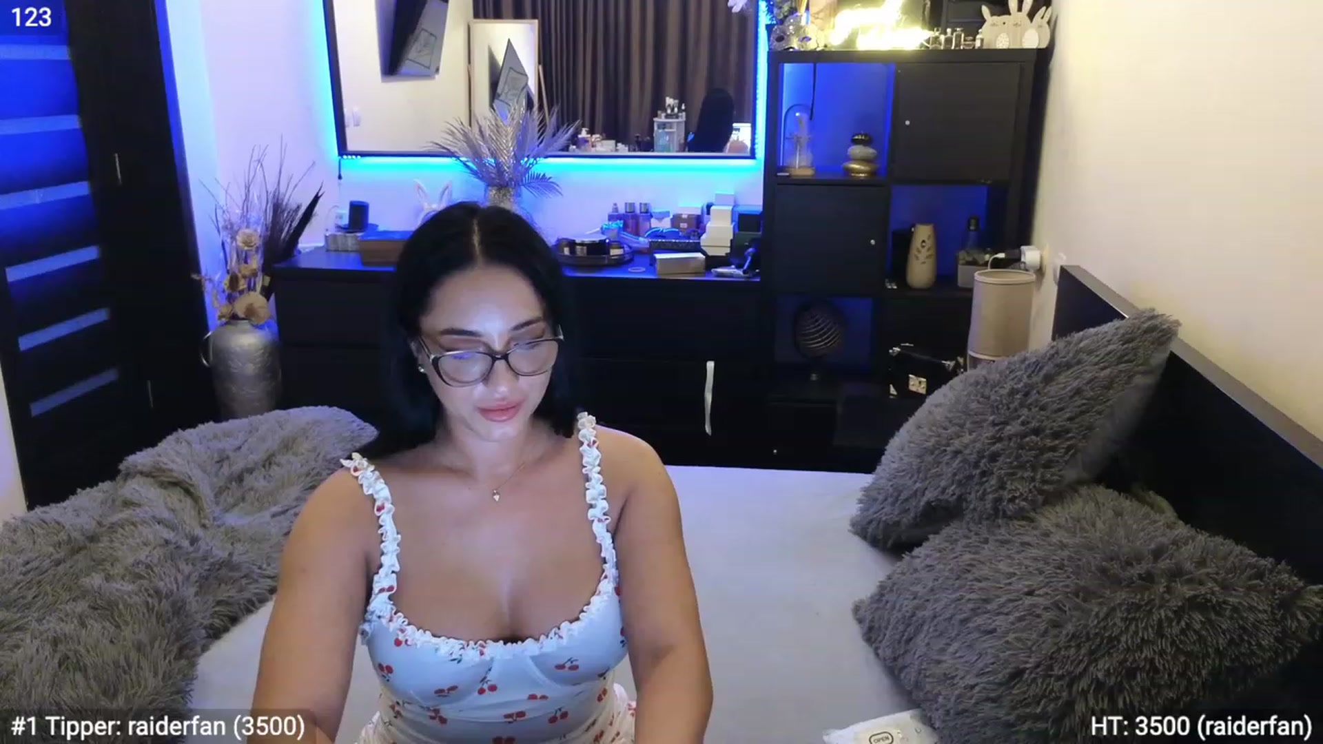 Gallery image thumbnail from EndlesssJoy's myfreecams stream on, 11/06/2023, 06:34 image 12 of 20