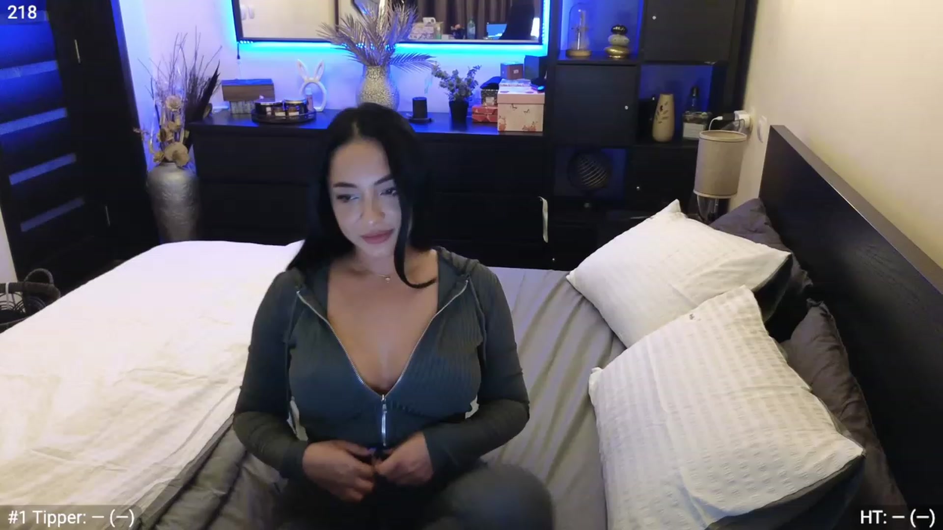 Gallery image thumbnail from EndlesssJoy's myfreecams stream on, 11/09/2023, 03:09 image 8 of 20