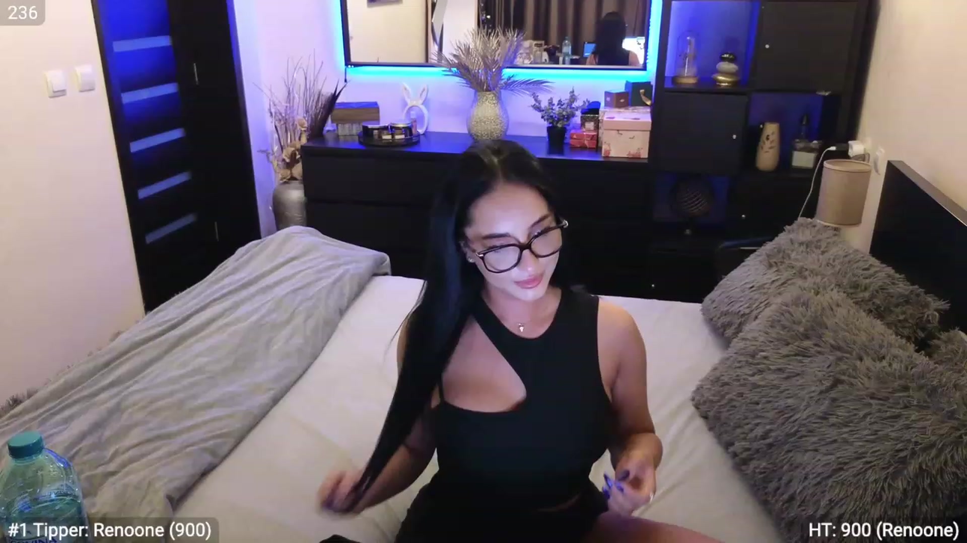 Gallery image thumbnail from EndlesssJoy's myfreecams stream on, 11/18/2023, 02:34 image 14 of 20