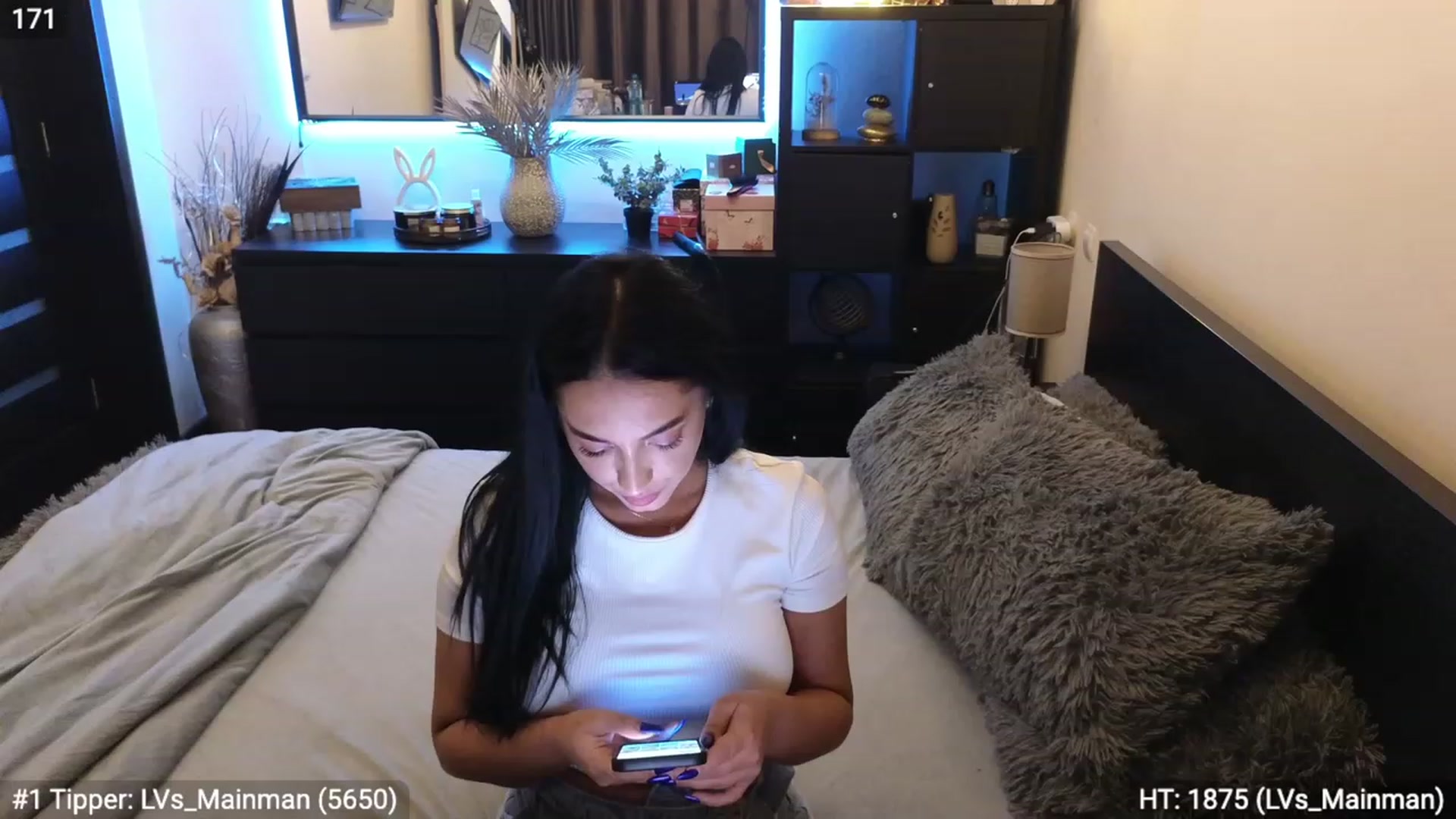 Gallery image thumbnail from EndlesssJoy's myfreecams stream on, 11/19/2023, 03:11 image 13 of 20