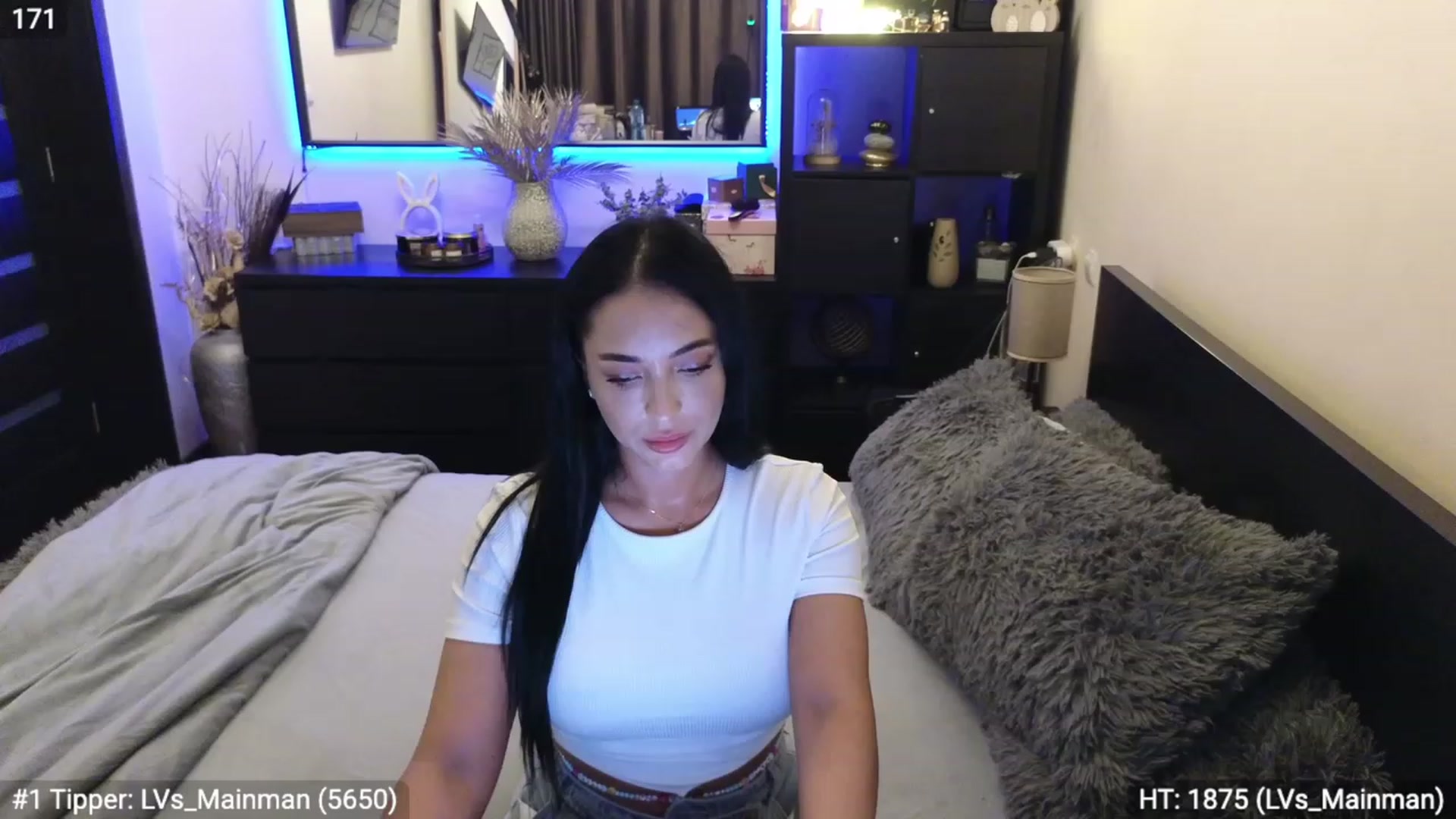 Gallery image thumbnail from EndlesssJoy's myfreecams stream on, 11/19/2023, 03:11 image 15 of 20