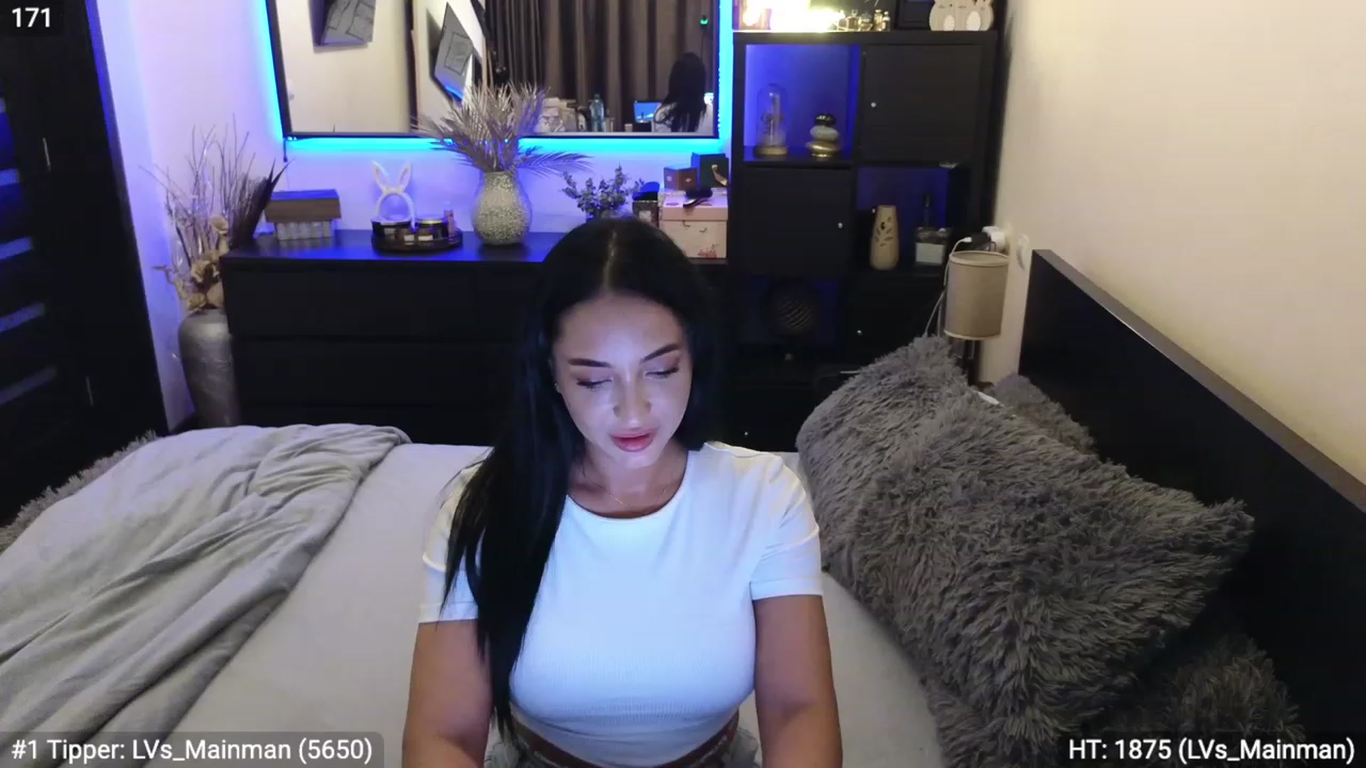 Gallery image thumbnail from EndlesssJoy's myfreecams stream on, 11/19/2023, 03:11 image 14 of 20