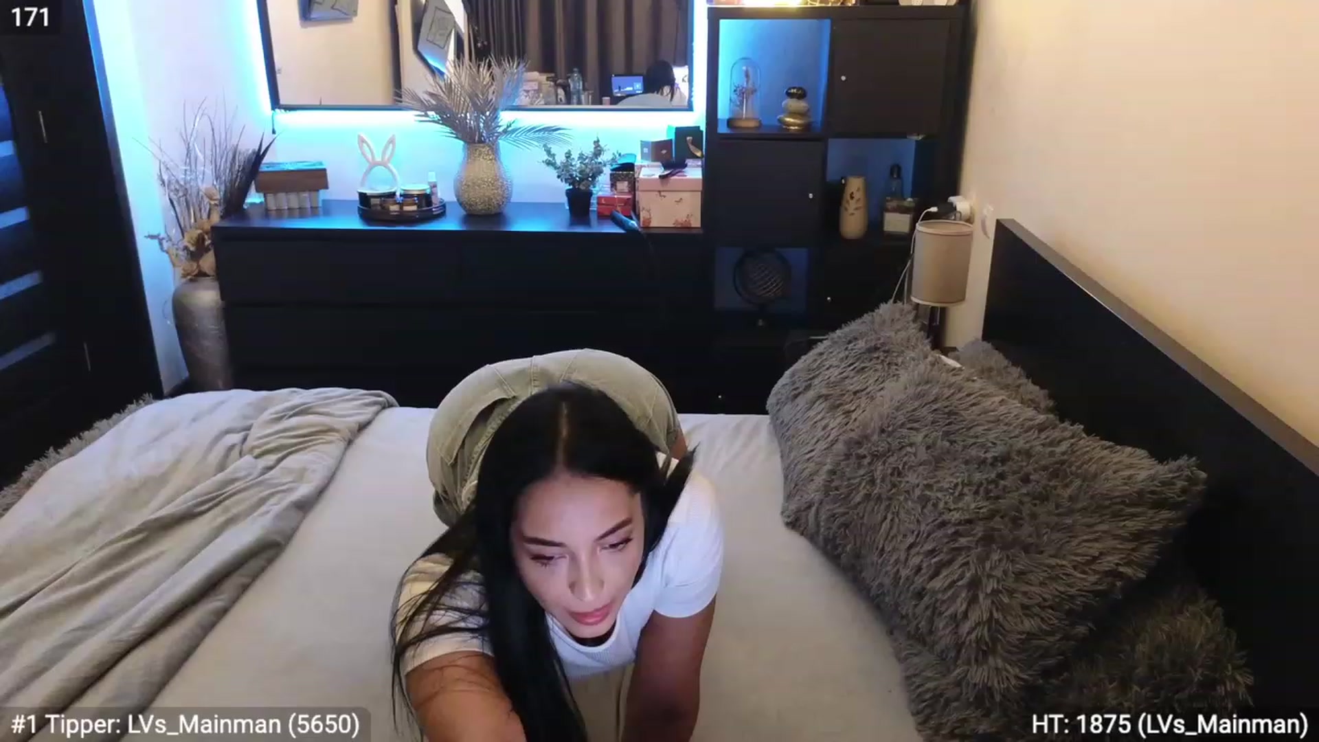Gallery image thumbnail from EndlesssJoy's myfreecams stream on, 11/19/2023, 03:11 image 12 of 20