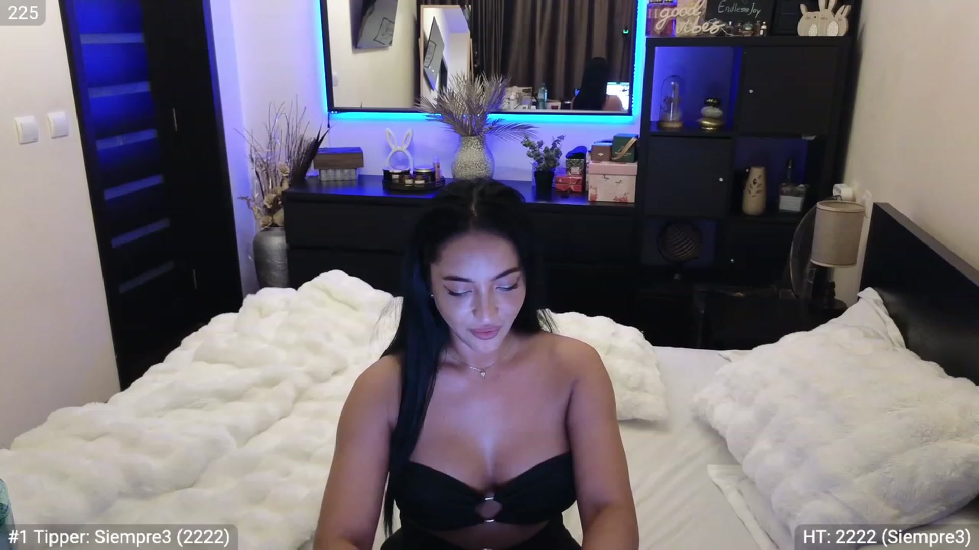 Gallery image thumbnail from EndlesssJoy's myfreecams stream on, 11/25/2023, 03:37 image 16 of 20