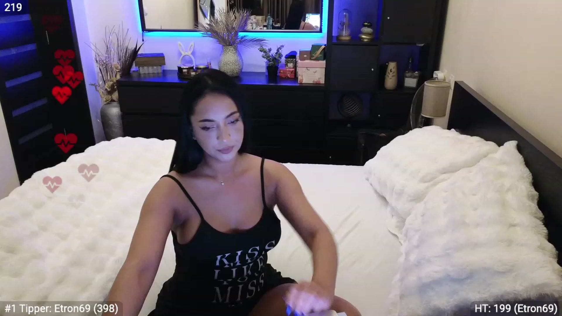 Gallery image thumbnail from EndlesssJoy's myfreecams stream on, 11/26/2023, 02:46 image 3 of 20