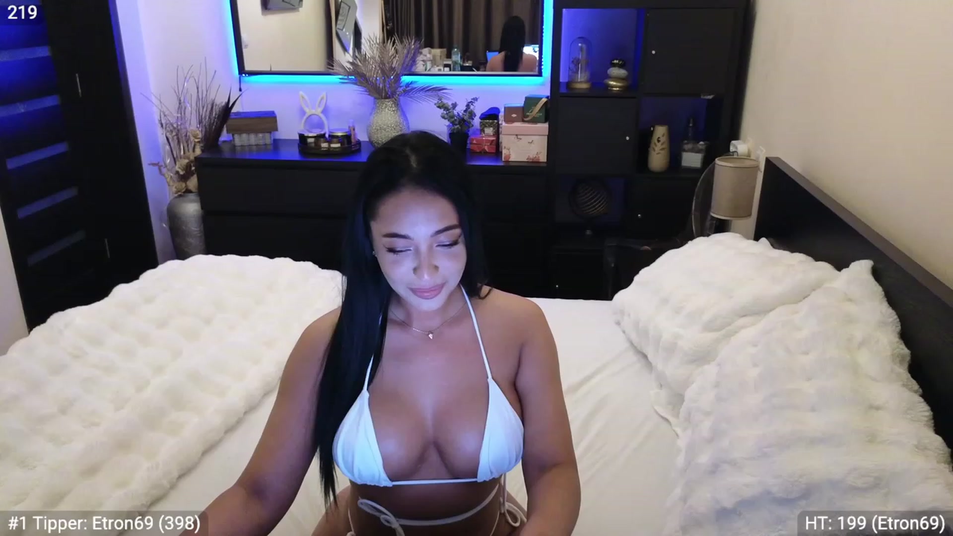 Gallery image thumbnail from EndlesssJoy's myfreecams stream on, 11/26/2023, 02:46 image 16 of 20