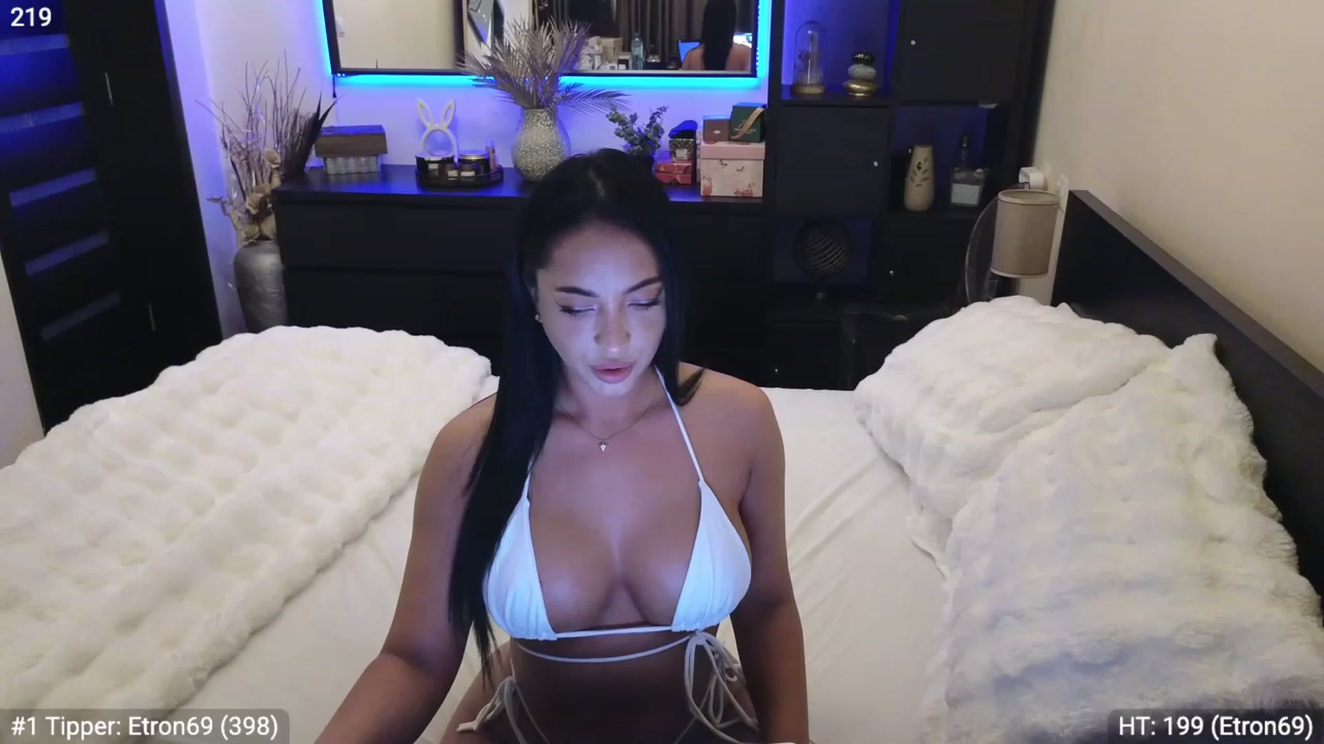 Gallery image thumbnail from EndlesssJoy's myfreecams stream on, 11/26/2023, 02:46 image 9 of 20