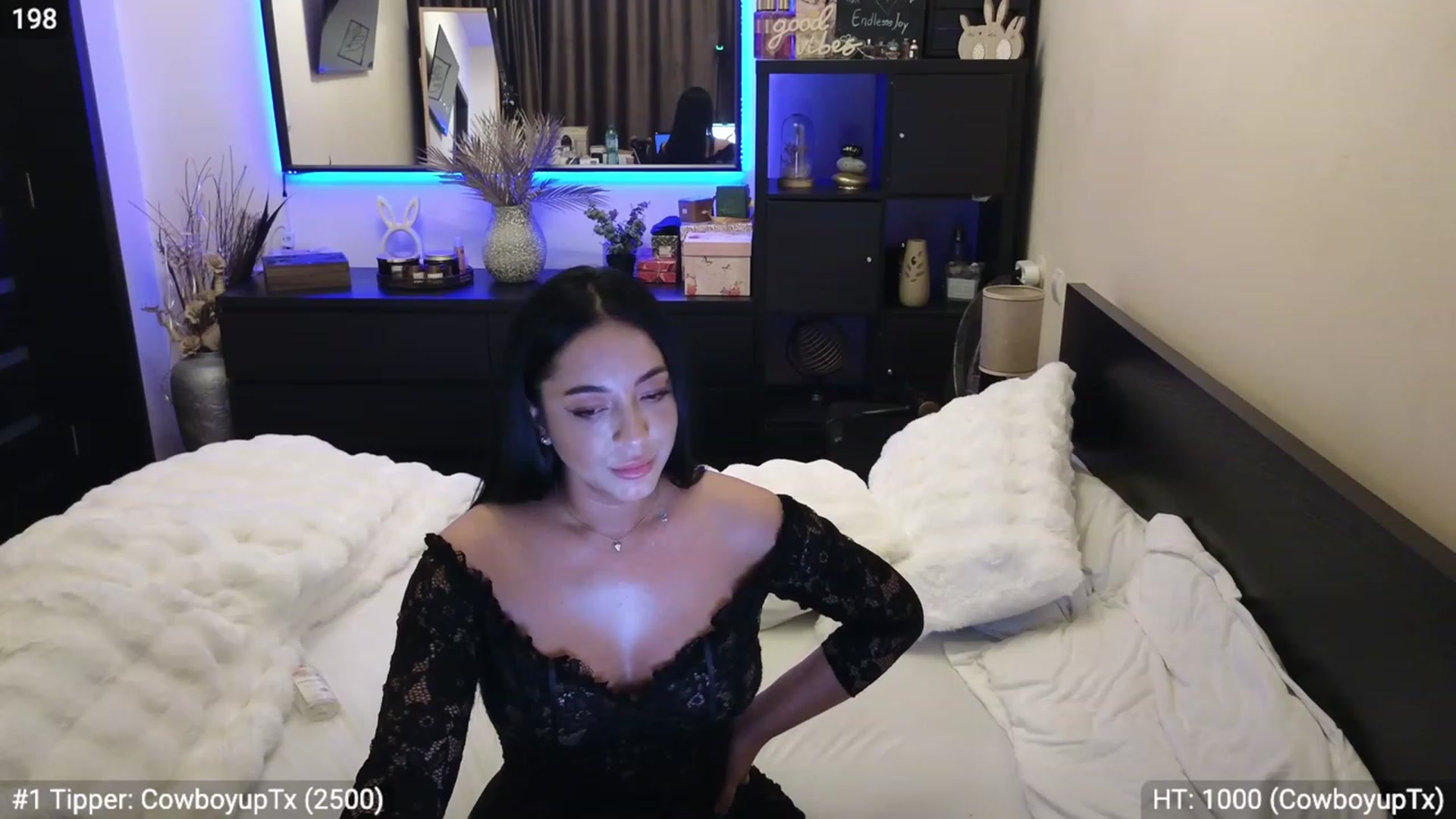 Gallery image thumbnail from EndlesssJoy's myfreecams stream on, 11/27/2023, 02:56 image 13 of 20