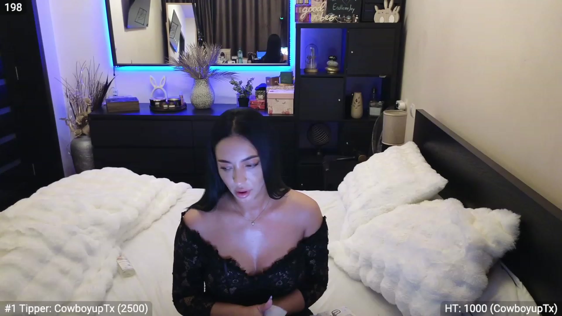 Gallery image thumbnail from EndlesssJoy's myfreecams stream on, 11/27/2023, 02:56 image 3 of 20