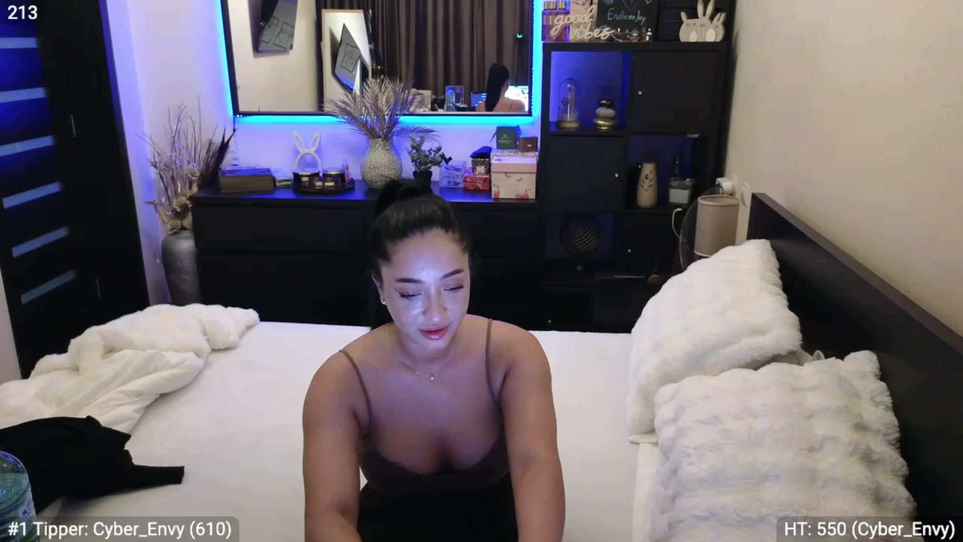 Gallery image thumbnail from EndlesssJoy's myfreecams stream on, 11/30/2023, 07:15 image 20 of 20