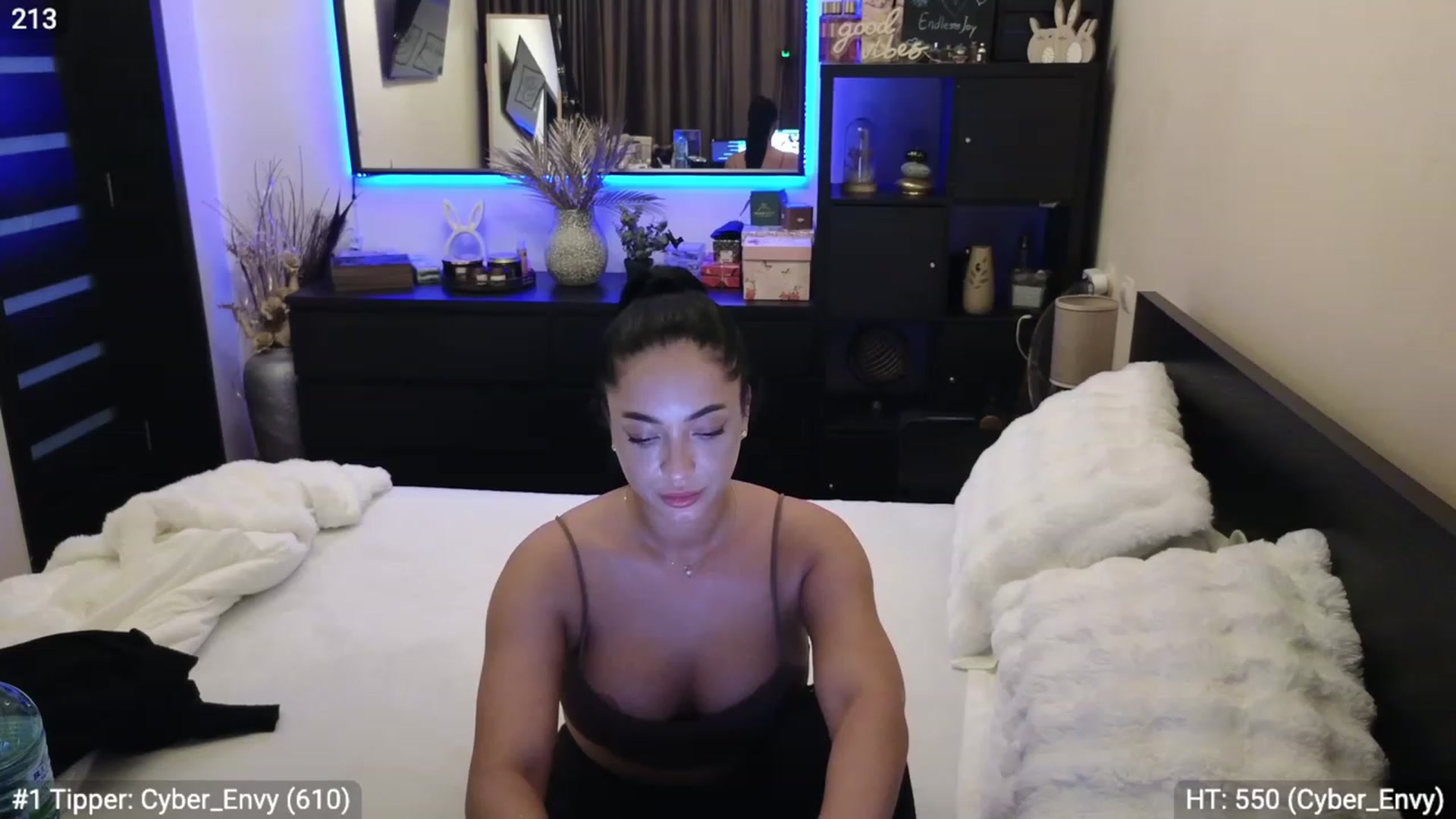 Gallery image thumbnail from EndlesssJoy's myfreecams stream on, 11/30/2023, 07:15 image 18 of 20