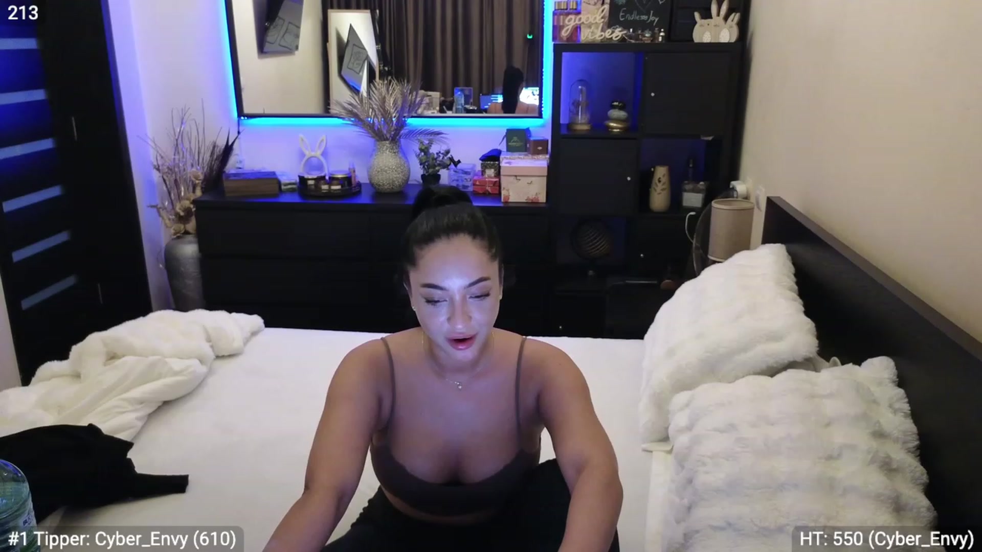 Gallery image thumbnail from EndlesssJoy's myfreecams stream on, 11/30/2023, 07:15 image 12 of 20