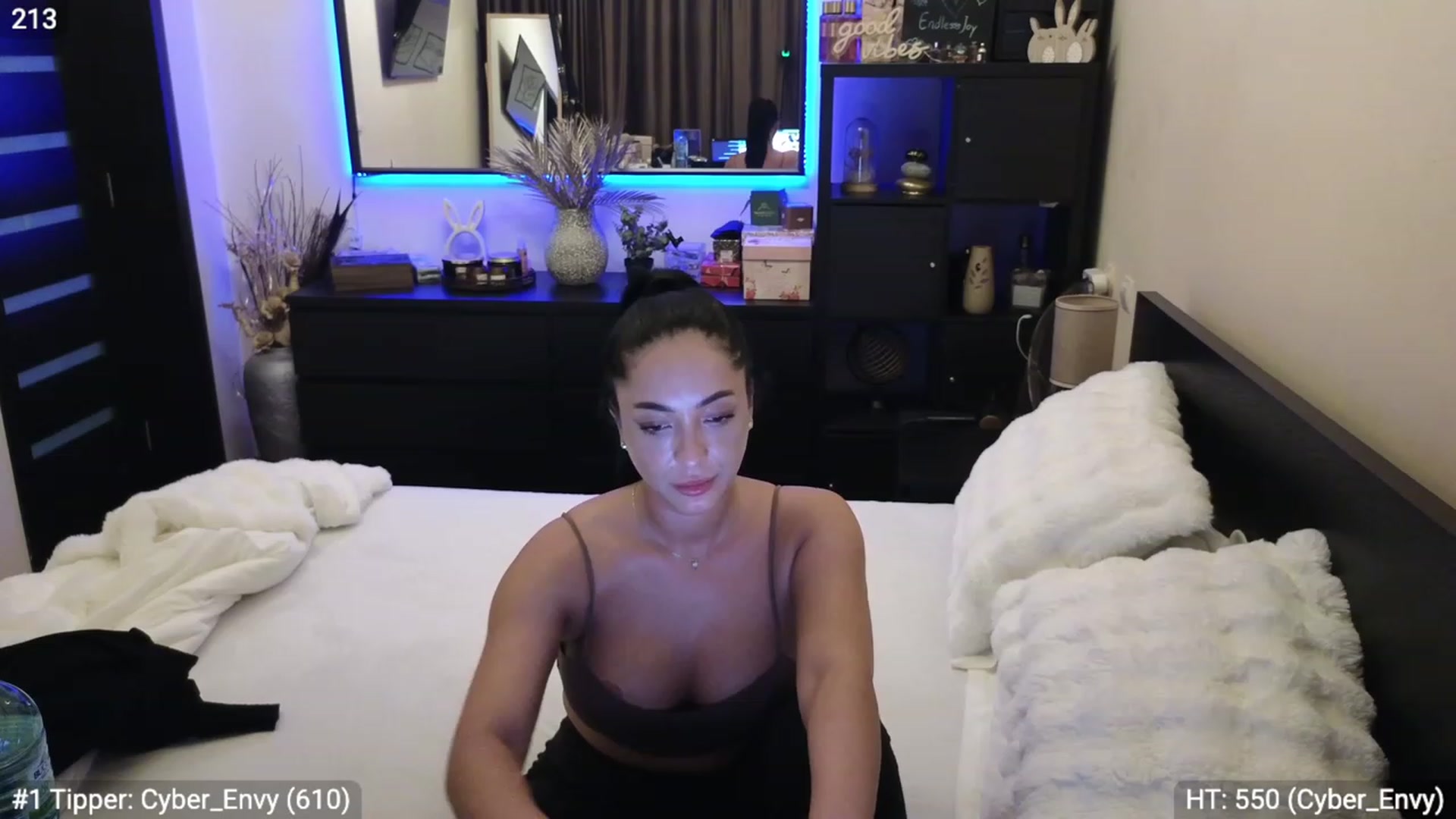 Gallery image thumbnail from EndlesssJoy's myfreecams stream on, 11/30/2023, 07:15 image 16 of 20