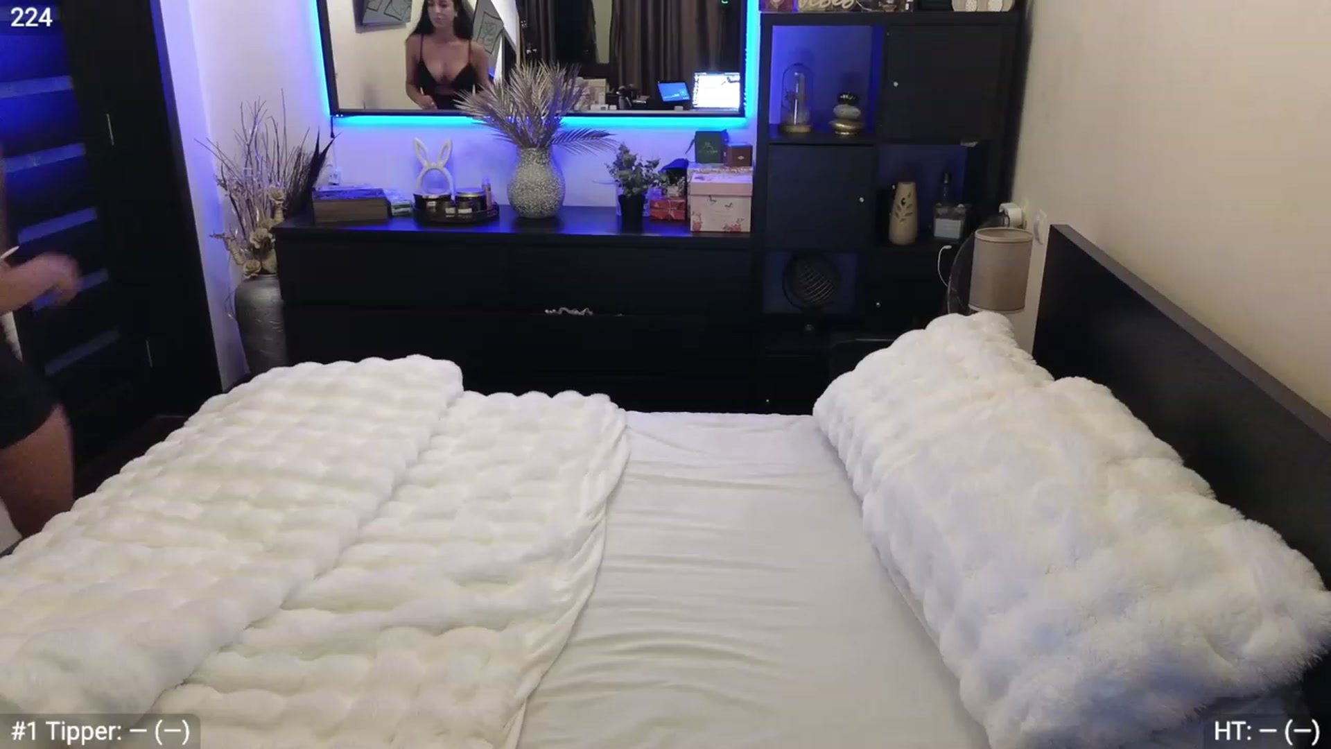 Gallery image thumbnail from EndlesssJoy's myfreecams stream on, 12/01/2023, 01:40 image 2 of 20