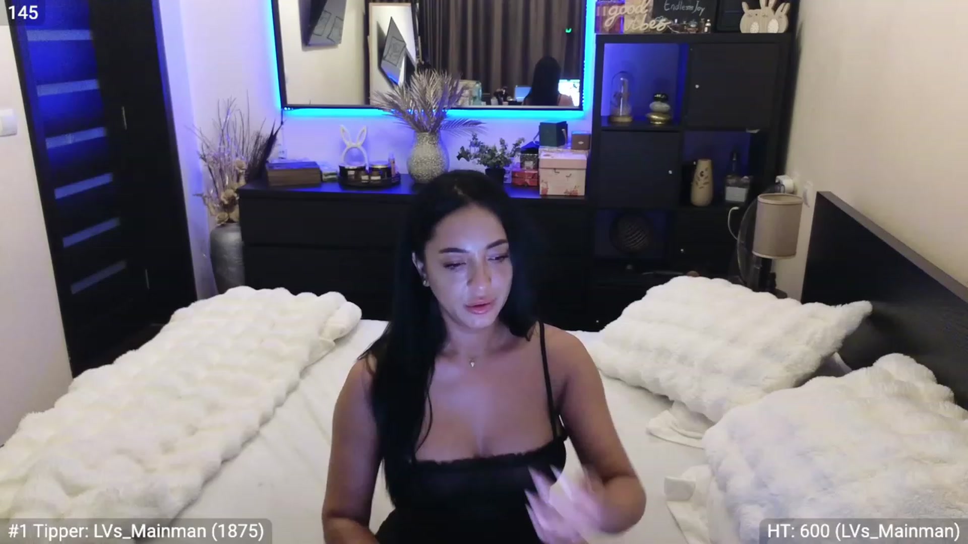 Gallery image thumbnail from EndlesssJoy's myfreecams stream on, 12/03/2023, 08:28 image 12 of 20