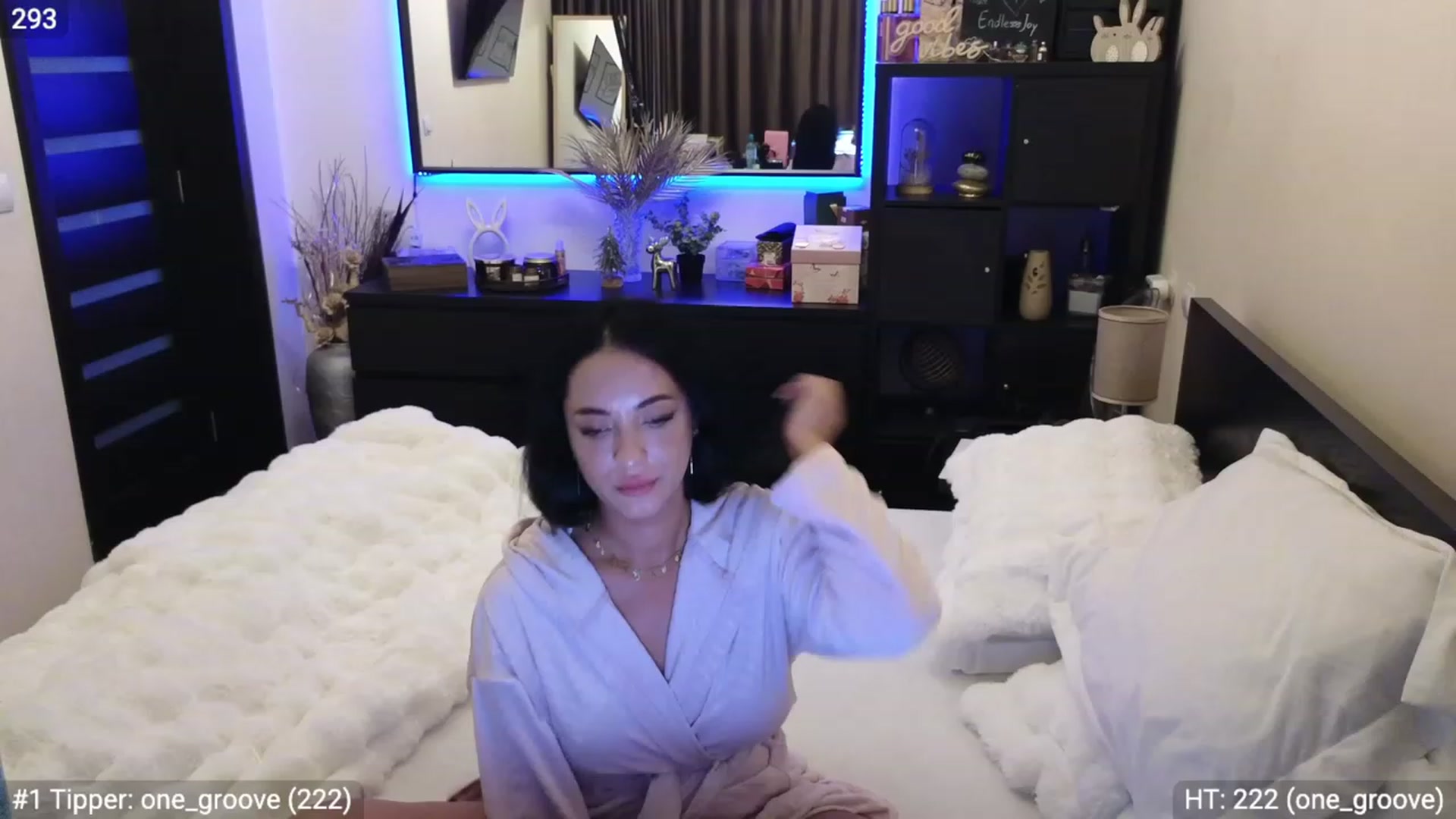 Gallery image thumbnail from EndlesssJoy's myfreecams stream on, 12/14/2023, 07:18 image 20 of 20